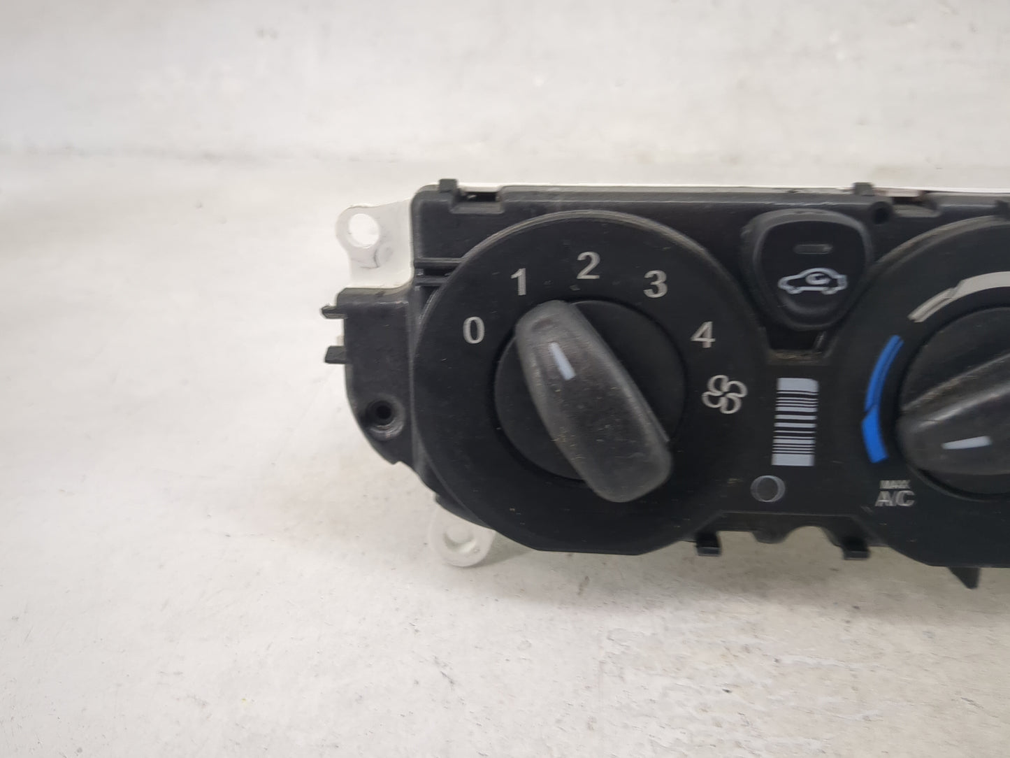 2018 Ford Transit 250 Climate Control Module Temperature AC/Heater Replacement P/N:BM5T-18549 BM5T-19980 Fits OEM Used Auto 