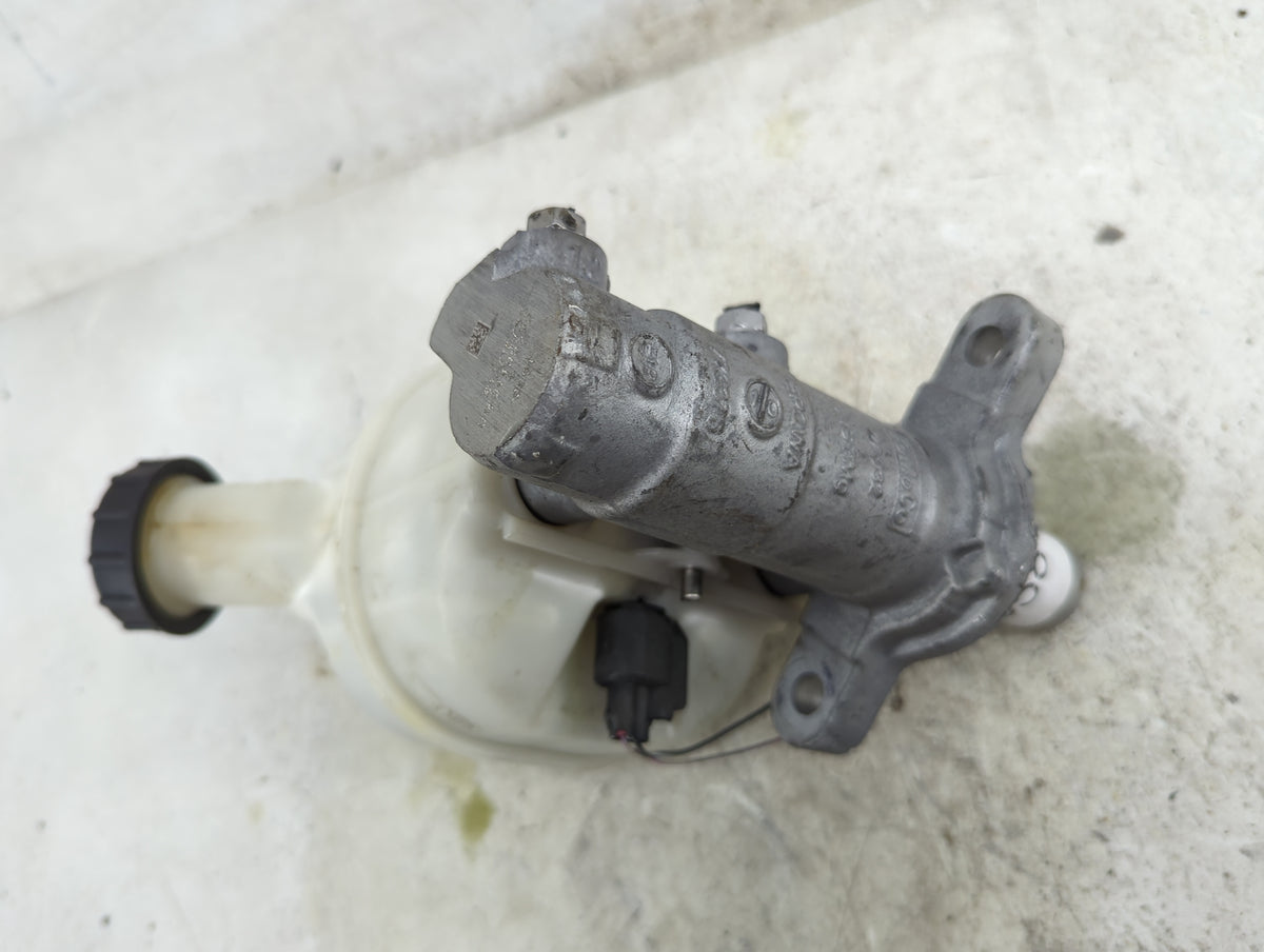 Ford Transit 250 Brake Master Cylinder - Oemusedautoparts1.com