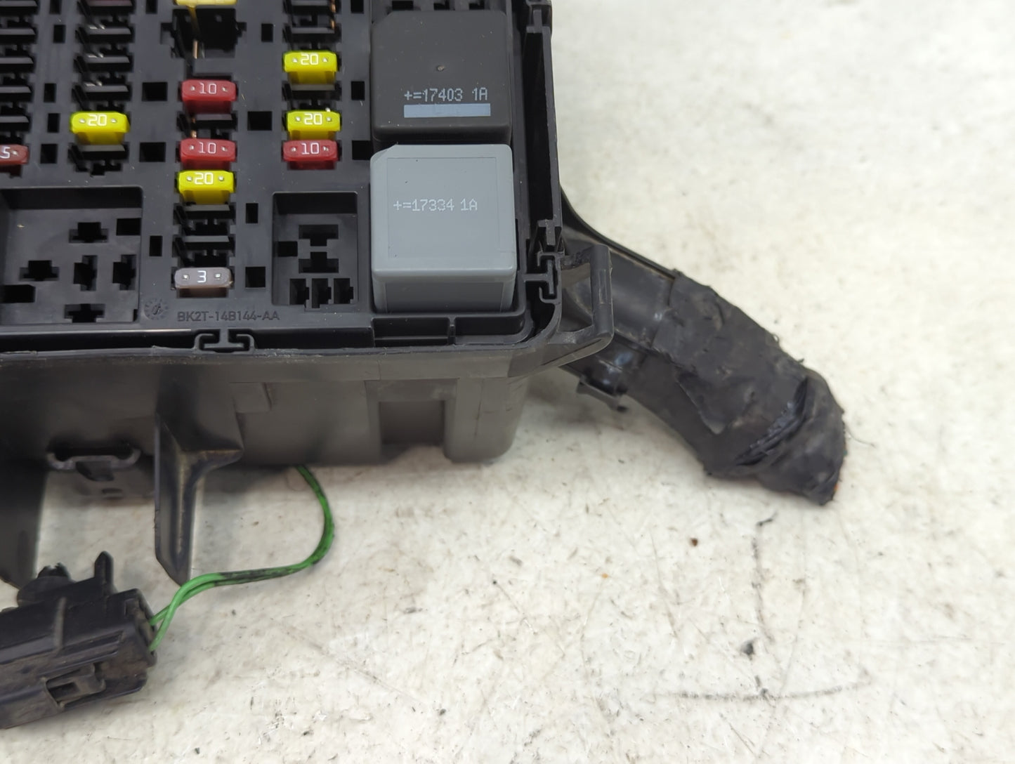 2018 Ford Transit 350 Fusebox Fuse Box Panel Relay Module P/N:BK2T-14B144-AA BK2T-14A175-AA Fits Fits 2017 2019 OEM Used Aut