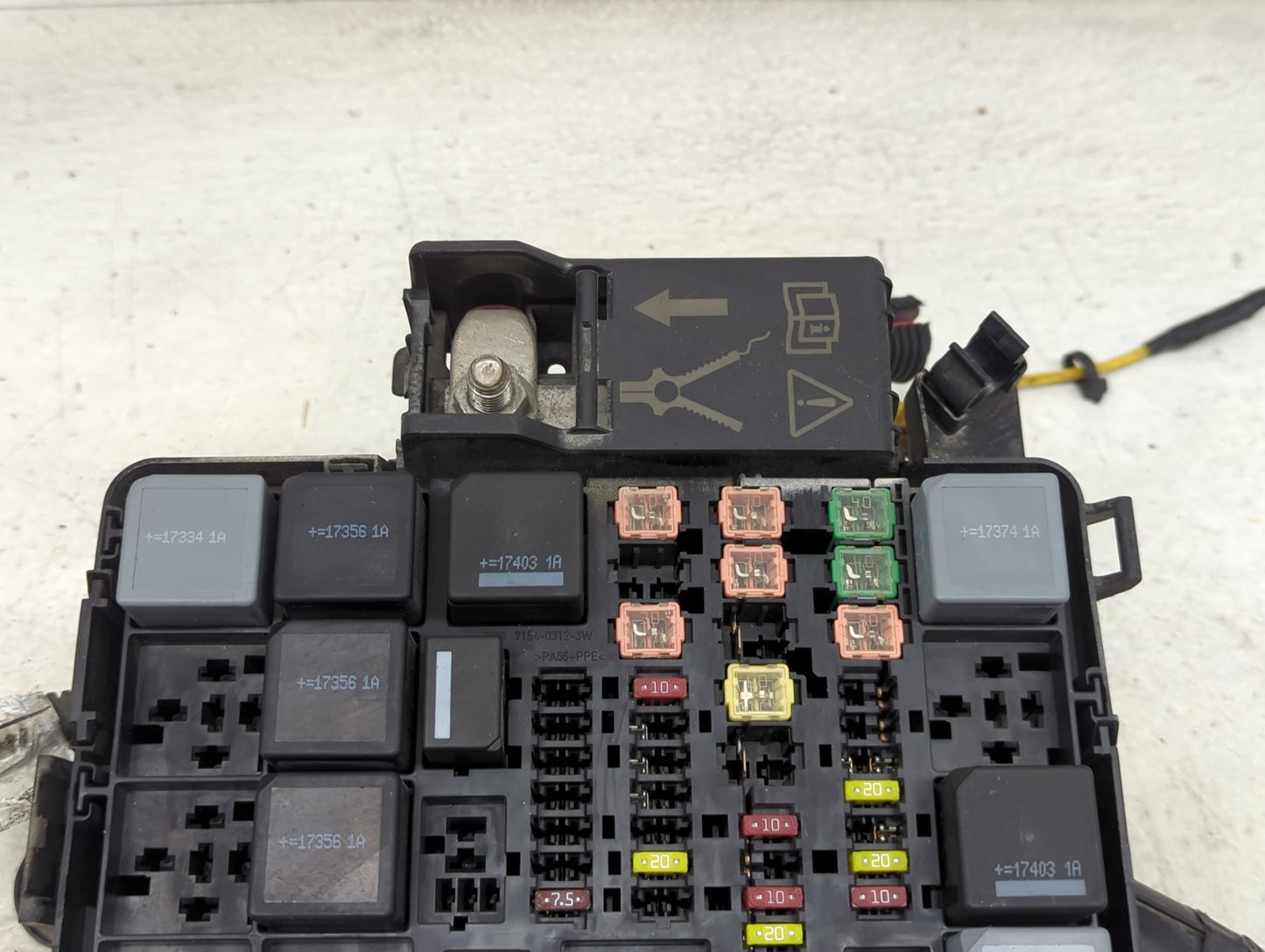 2018 Ford Transit 350 Fusebox Fuse Box Panel Relay Module P/N:BK2T-14B144-AA BK2T-14A175-AA Fits Fits 2017 2019 OEM Used Aut