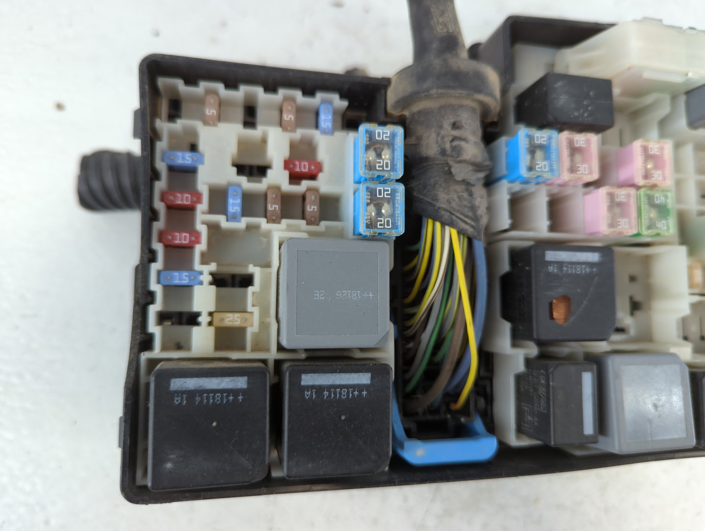 2017-2018 Ford Transit Connect Fusebox Fuse Box Panel Relay Module P/N:AV6T-14A142-AB Fits Fits 2017 2018 OEM Used Auto Part