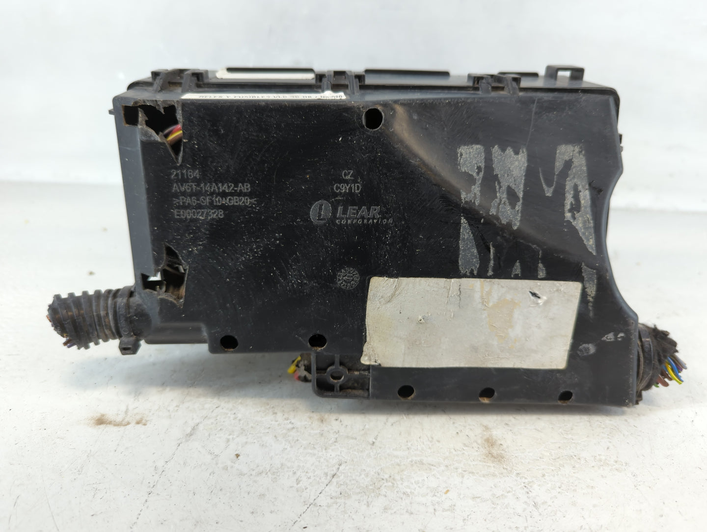 2017-2018 Ford Transit Connect Fusebox Fuse Box Panel Relay Module P/N:AV6T-14A142-AB Fits Fits 2017 2018 OEM Used Auto Part