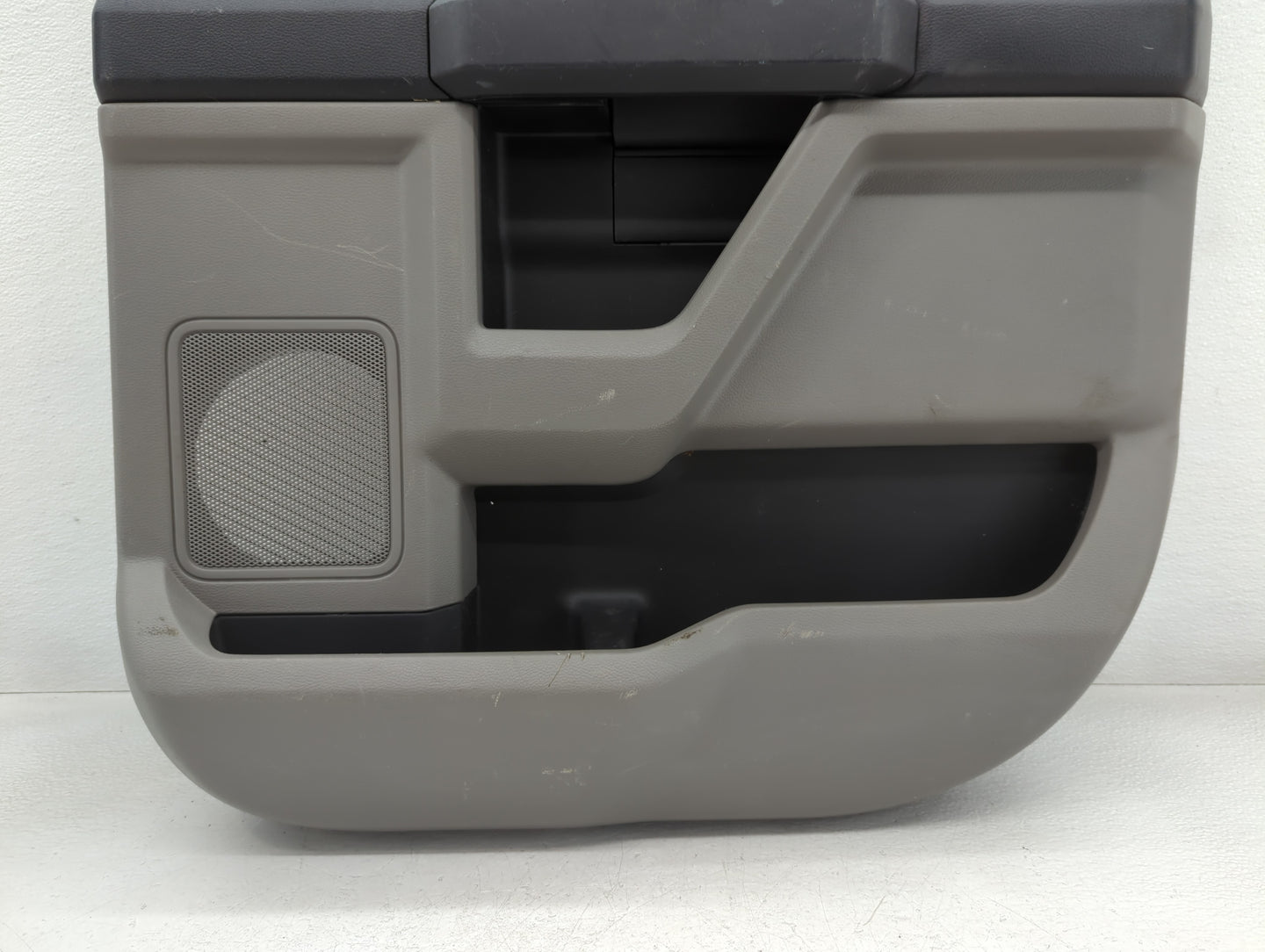 2018 Ford Trucks Ftf150 Front Right Passenger Interior Door Panel Trim - Oemusedautoparts1.com