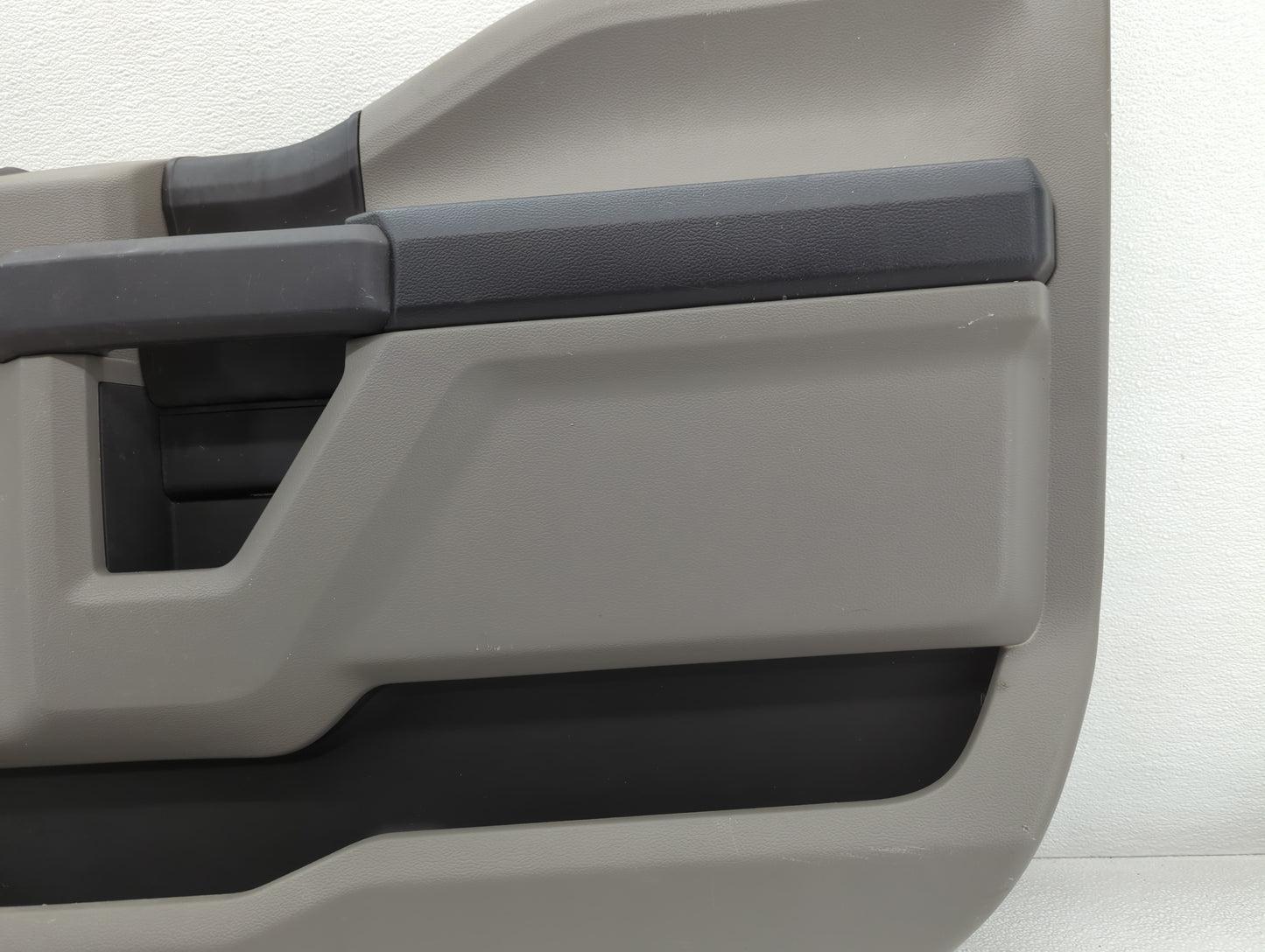 2018 Ford Trucks Ftf150 Front Right Passenger Interior Door Panel Trim - Oemusedautoparts1.com