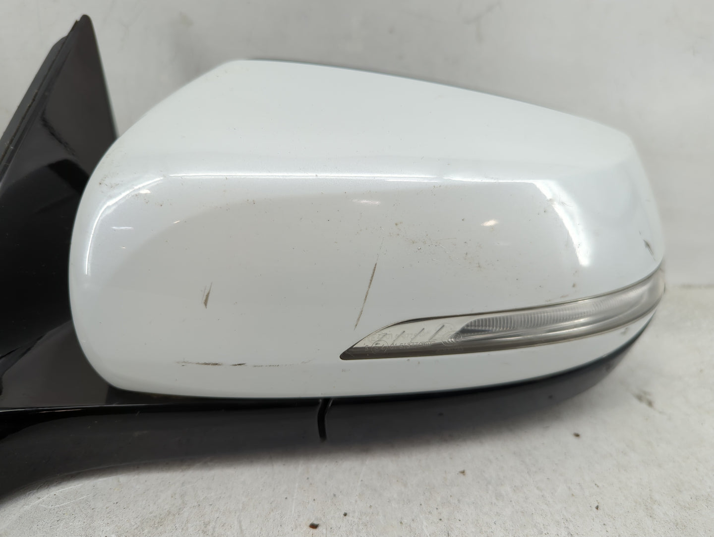 2017-2020 Genesis G80 Driver Side View Mirror - Left Door Mirror OEM Used - Oemusedautoparts1.com
