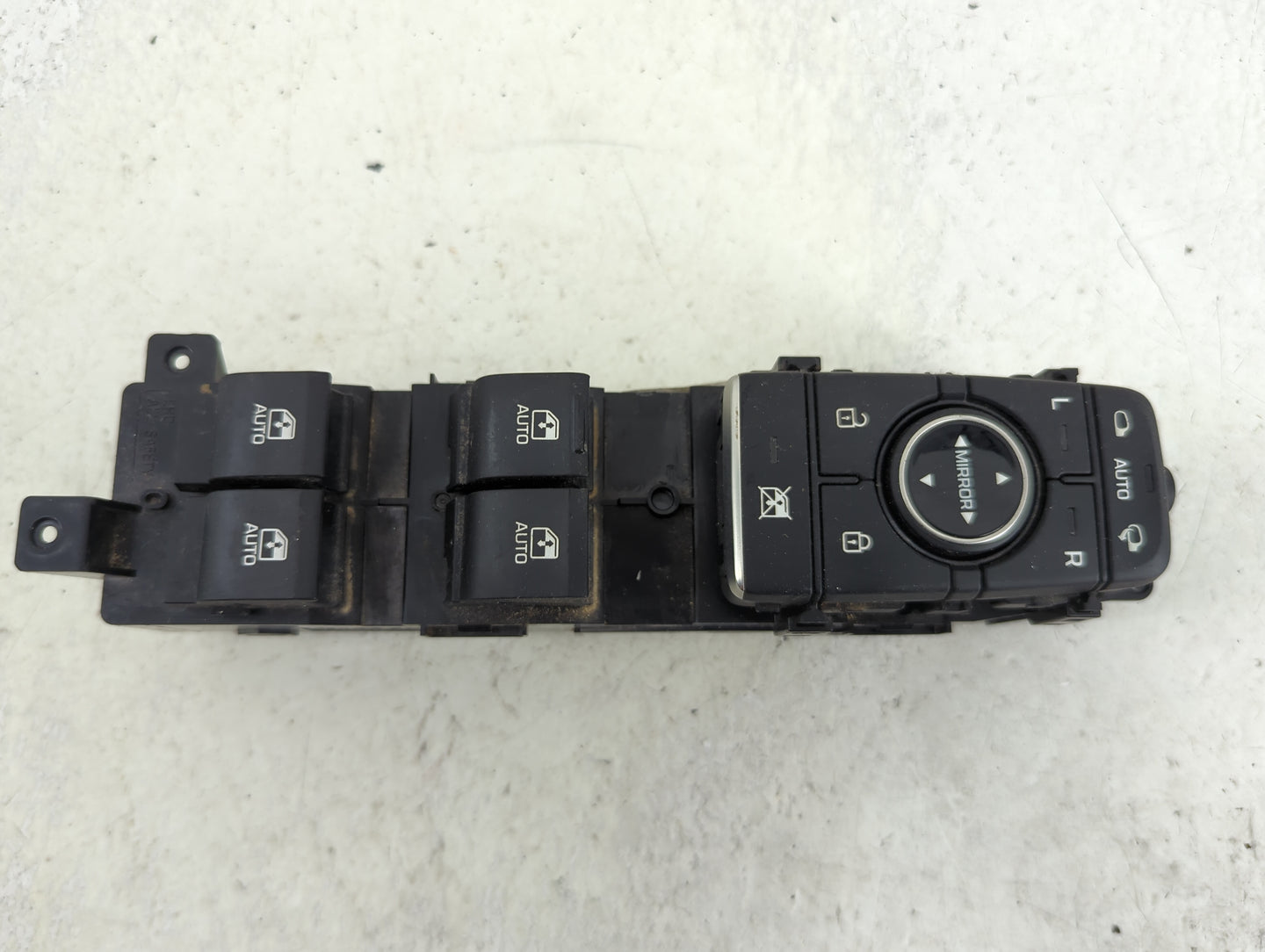 2017-2020 Genesis G80 Master Power Window Switch Replacement Driver Side Left P/N:93570-B1062 Fits OEM Used Auto Parts - Oem