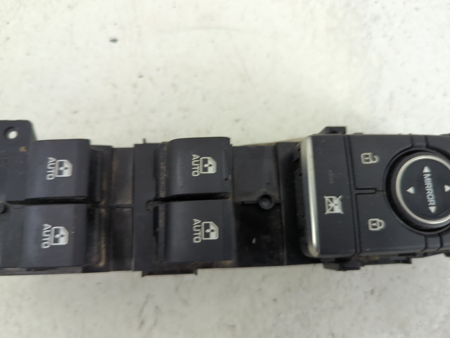2017-2020 Genesis G80 Master Power Window Switch Replacement Driver Side Left P/N:93570-B1062 Fits OEM Used Auto Parts - Oem