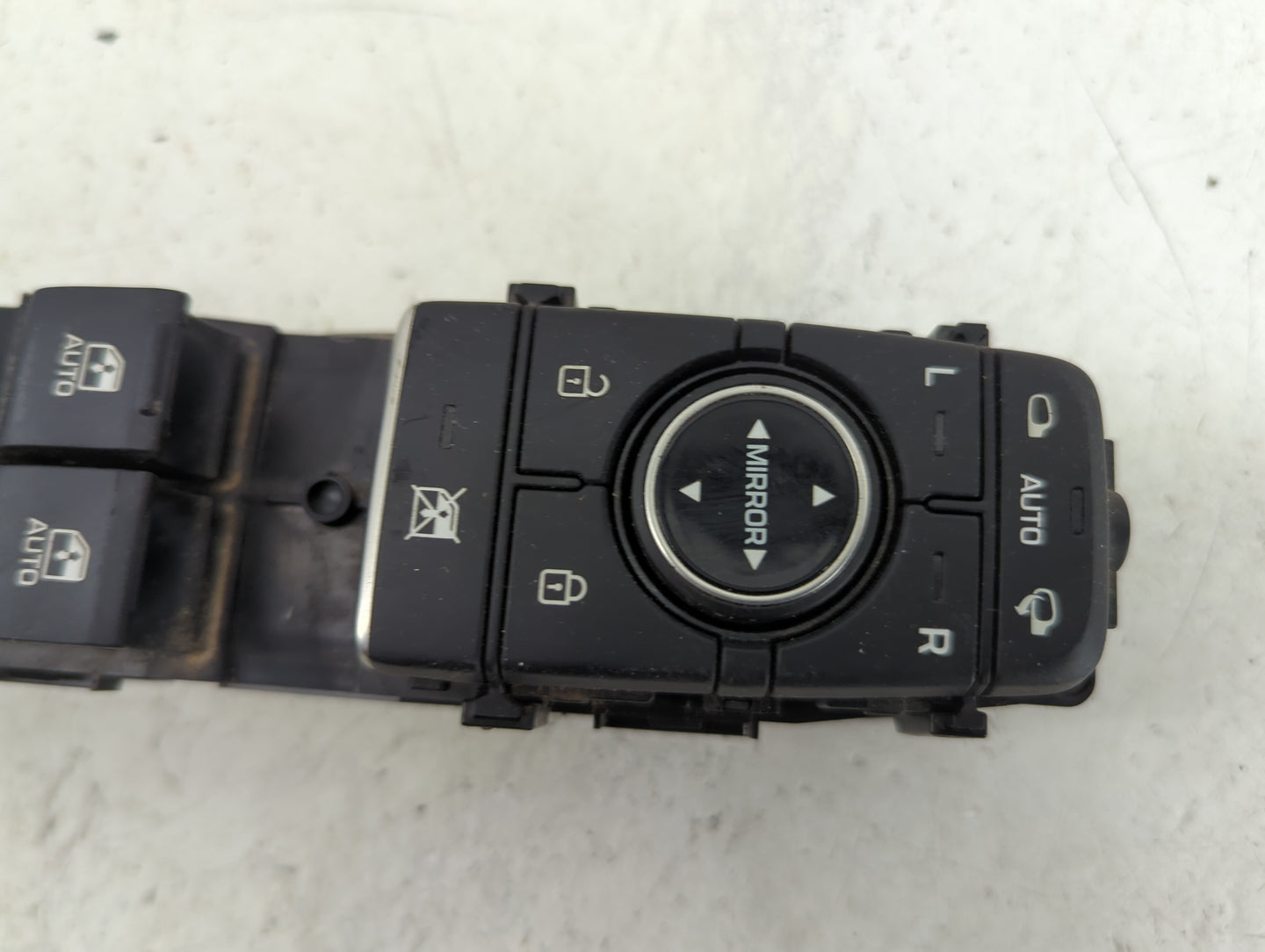 2017-2020 Genesis G80 Master Power Window Switch Replacement Driver Side Left P/N:93570-B1062 Fits OEM Used Auto Parts - Oem