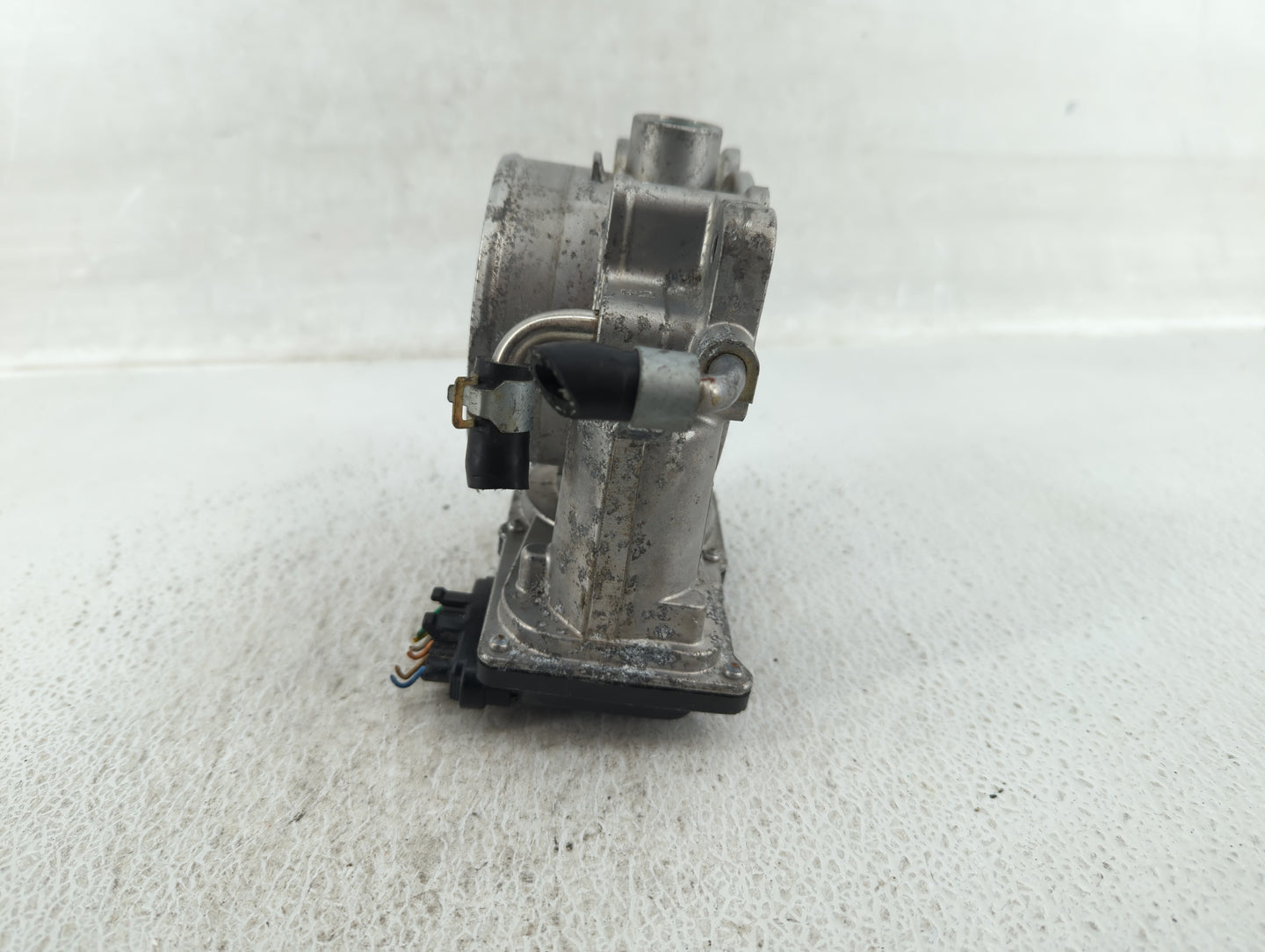 2018-2020 Genesis G80 Throttle Body P/N:35100-3L200 Fits Fits 2018 2019 2020 OEM Used Auto Parts - Oemusedautoparts1.com