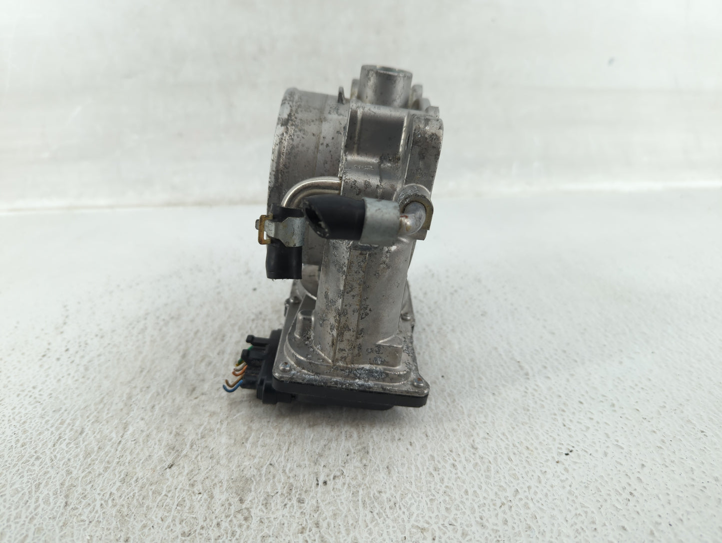 2018-2020 Genesis G80 Throttle Body P/N:35100-3L200 Fits Fits 2018 2019 2020 OEM Used Auto Parts - Oemusedautoparts1.com