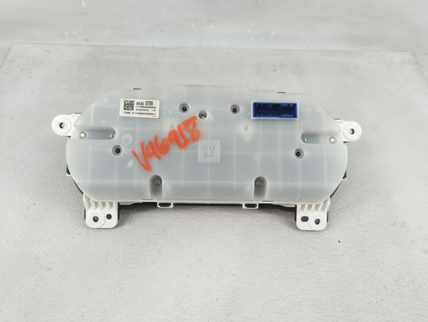 2018 Gmc Acadia Instrument Cluster Speedometer Gauges P/N:84255729 84398093 Fits OEM Used Auto Parts - Oemusedautoparts1.com