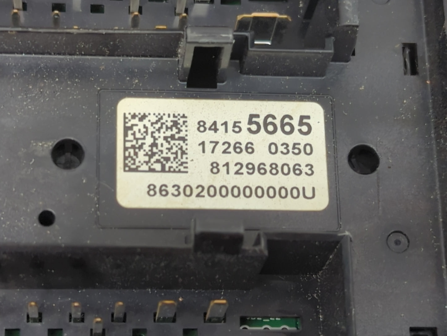2018-2019 Gmc Acadia Fusebox Fuse Box Panel Relay Module P/N:84155665 Fits Fits 2018 2019 OEM Used Auto Parts - Oemusedautop