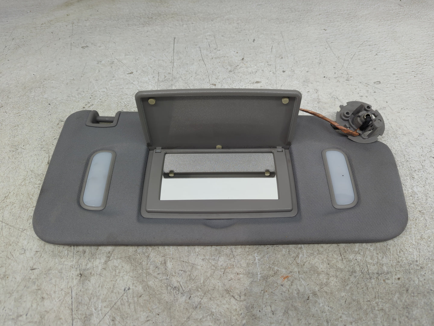 2017-2019 Gmc Acadia Sun Visor Shade Replacement Passenger Right Mirror Fits Fits 2017 2018 2019 OEM Used Auto Parts - Oemus