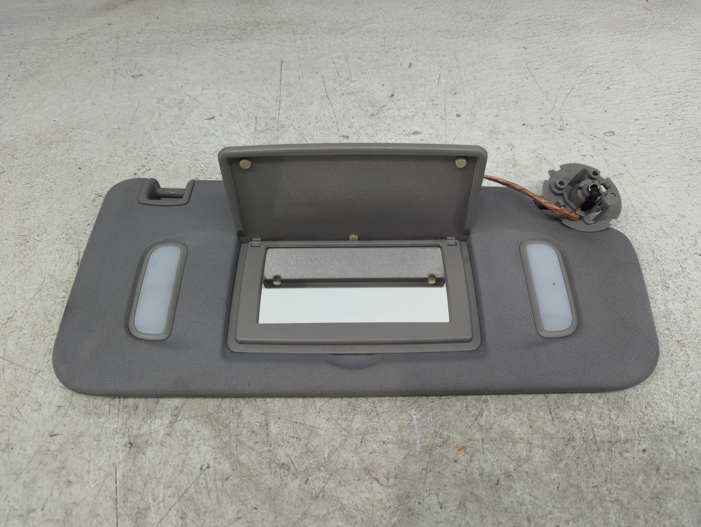 2017-2019 Gmc Acadia Sun Visor Shade Replacement Passenger Right Mirror Fits Fits 2017 2018 2019 OEM Used Auto Parts - Oemus