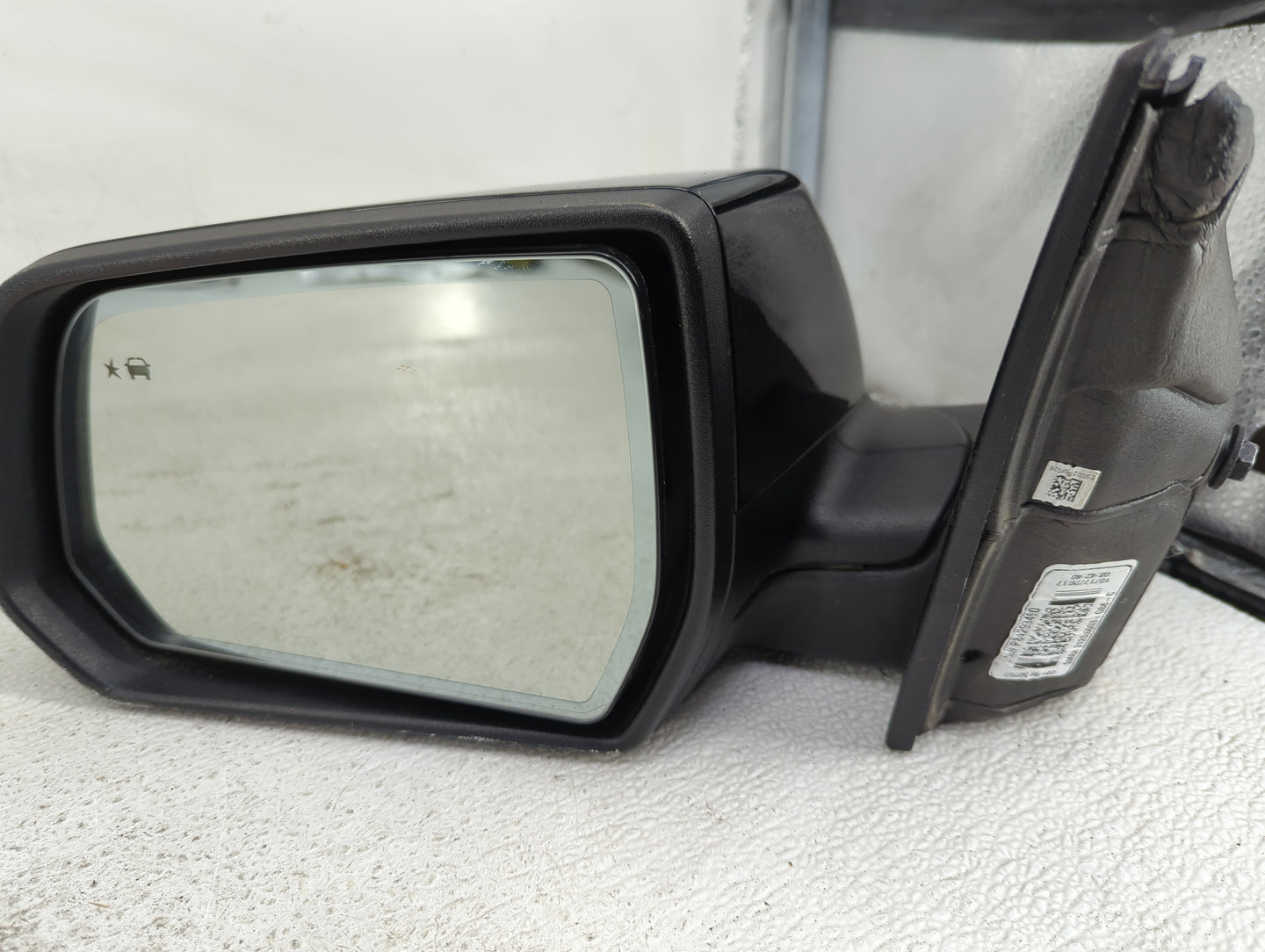 2017-2019 Gmc Acadia Driver Side View Mirror - Left Door Mirror OEM Used - Oemusedautoparts1.com