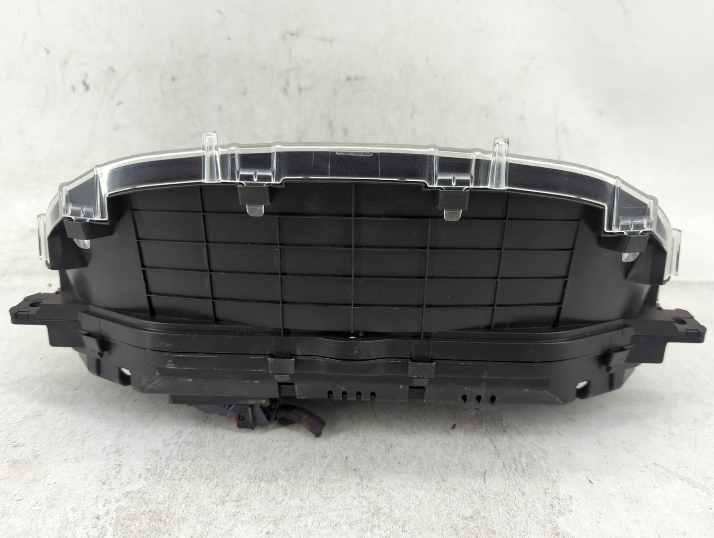 2018-2019 Gmc Acadia Instrument Cluster Speedometer Gauges P/N:84404924 Fits Fits 2018 2019 OEM Used Auto Parts - Oemusedaut