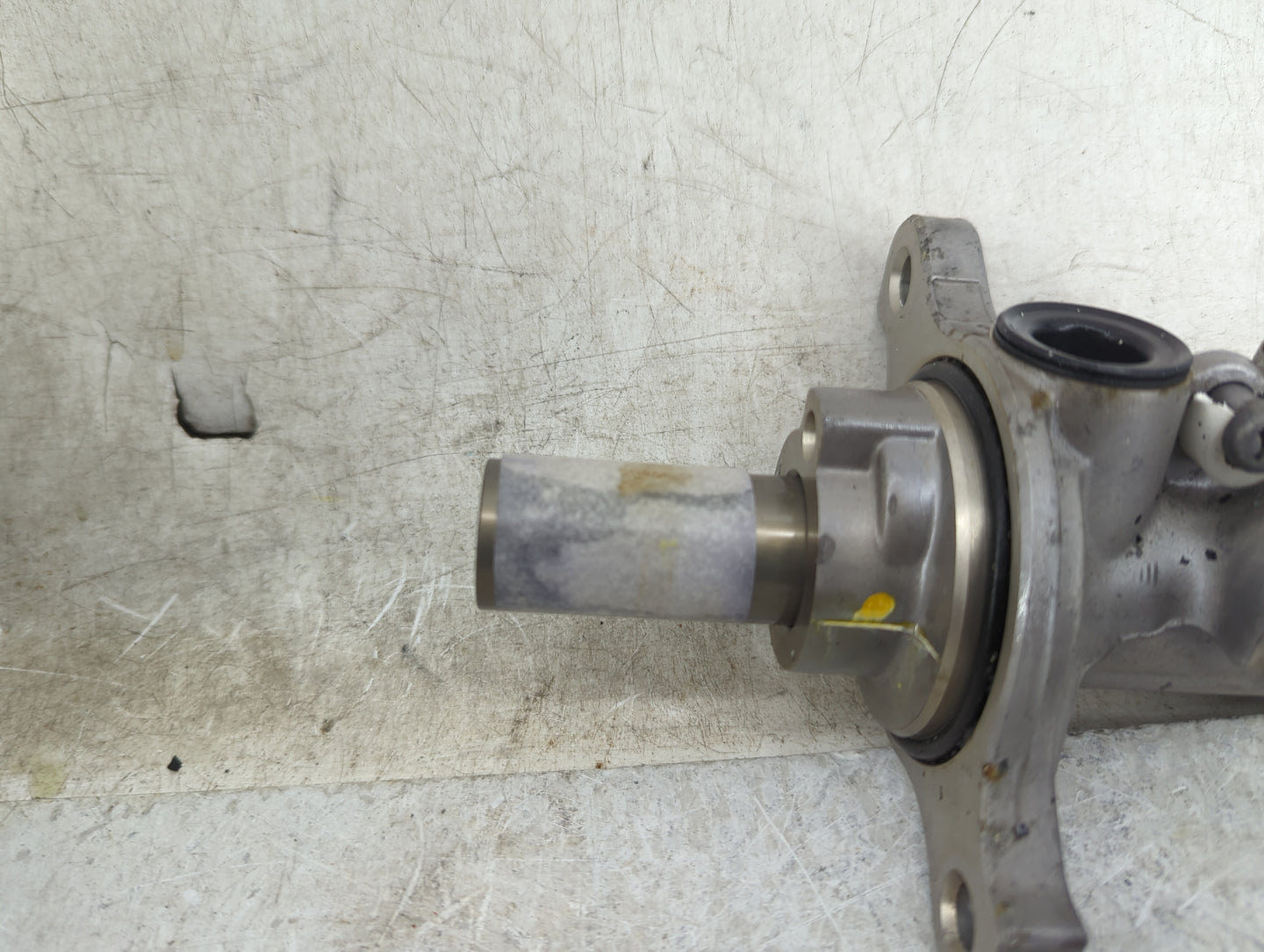 2020-2022 Gmc Acadia Brake Master Cylinder 1451149 - Oemusedautoparts1.com