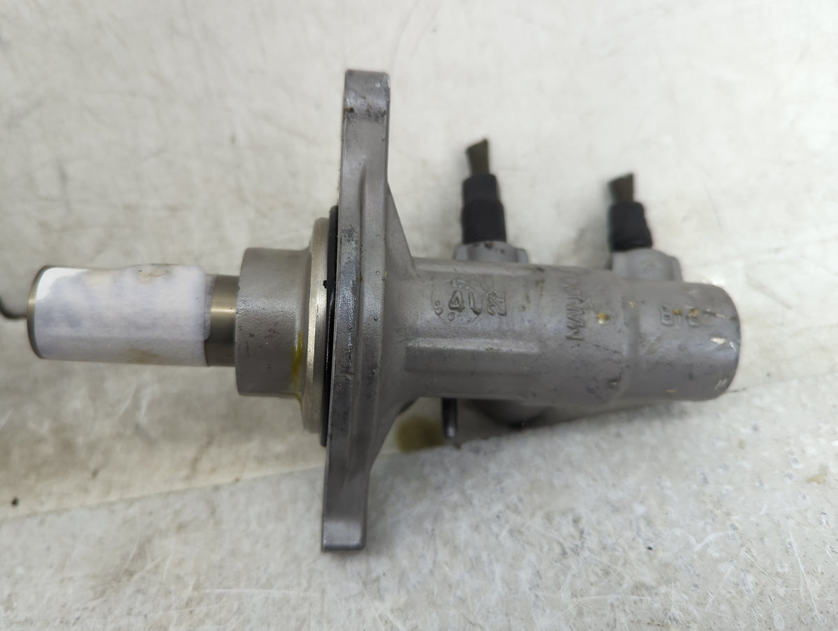 2020-2022 Gmc Acadia Brake Master Cylinder 1451149 - Oemusedautoparts1.com