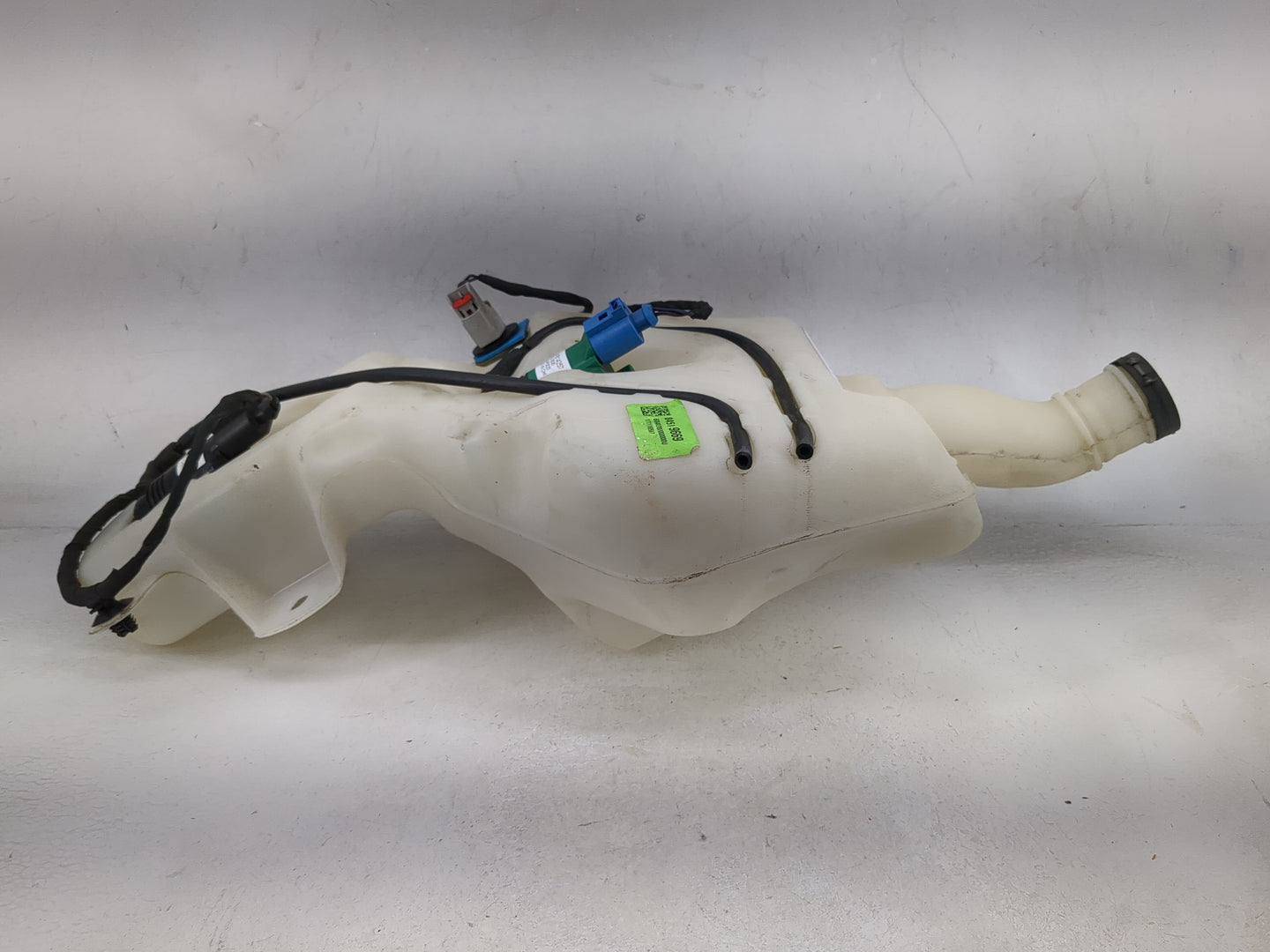 2017-2022 Gmc Acadia Windshield Washer Fluid Reservoir Bottle 1482442 - Oemusedautoparts1.com