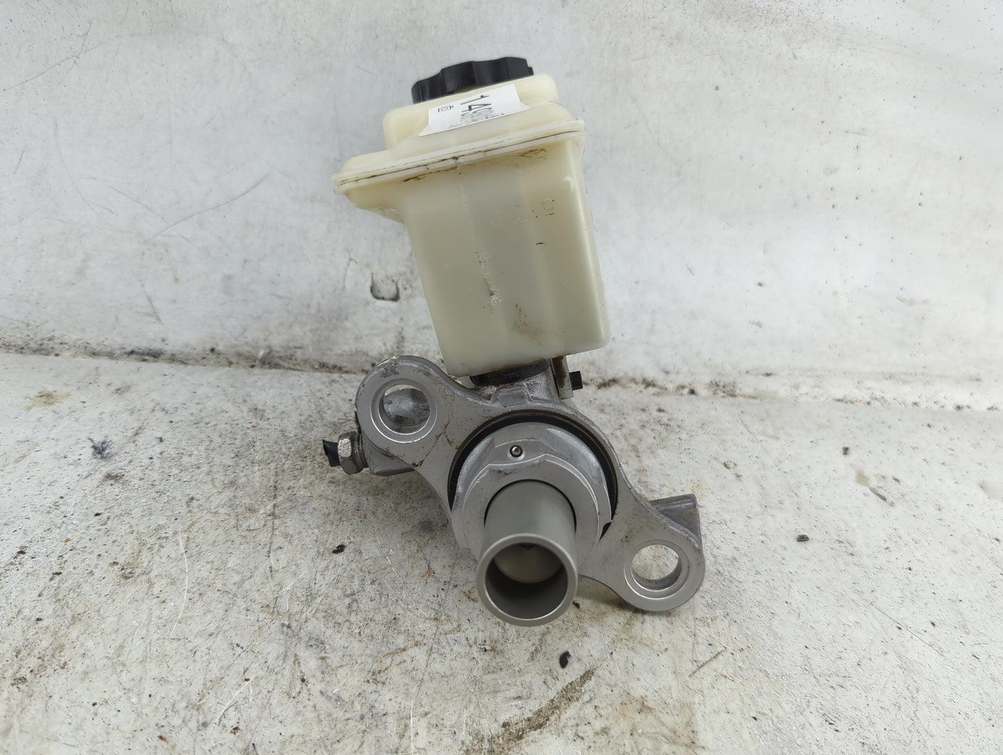 2020-2022 Gmc Acadia Brake Master Cylinder 1490501 - Oemusedautoparts1.com