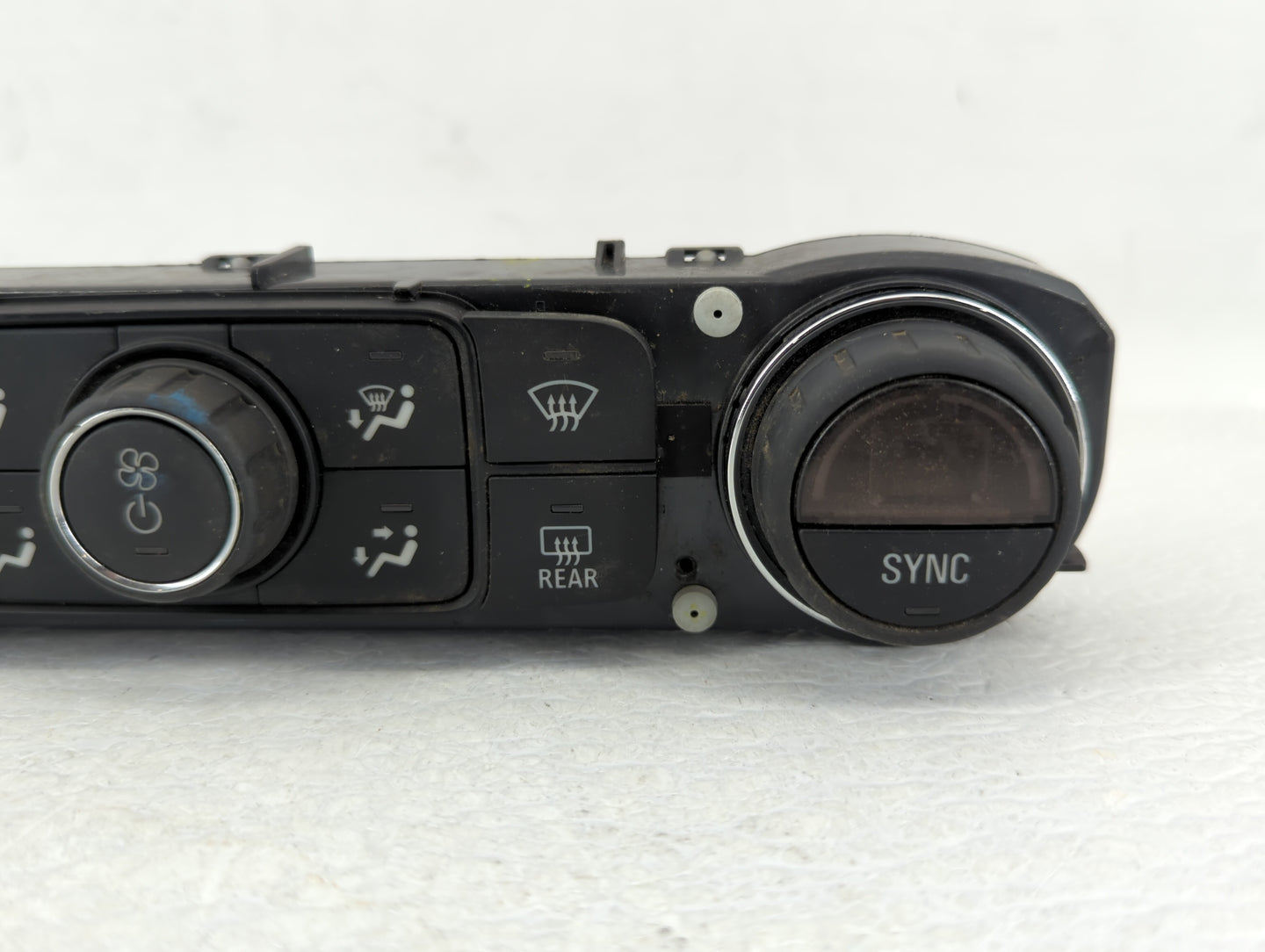 2018-2019 Gmc Acadia Radio Control Panel - Oemusedautoparts1.com