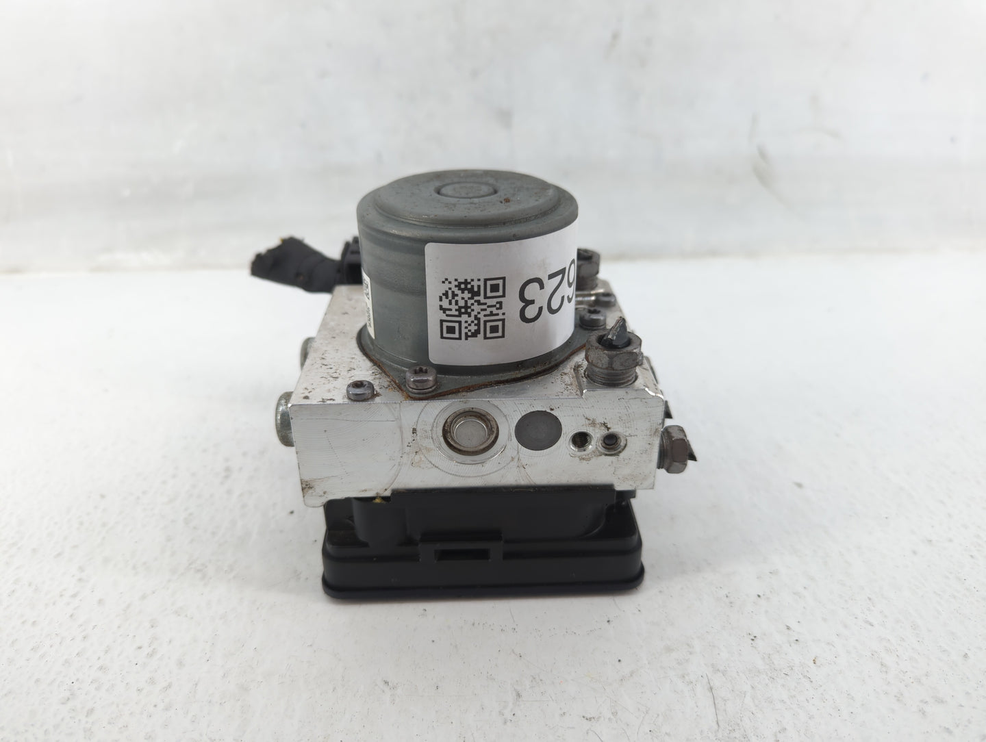 2018 Gmc Acadia ABS Pump Control Module Replacement P/N:84343141 Fits Fits 2019 2020 OEM Used Auto Parts - Oemusedautoparts1