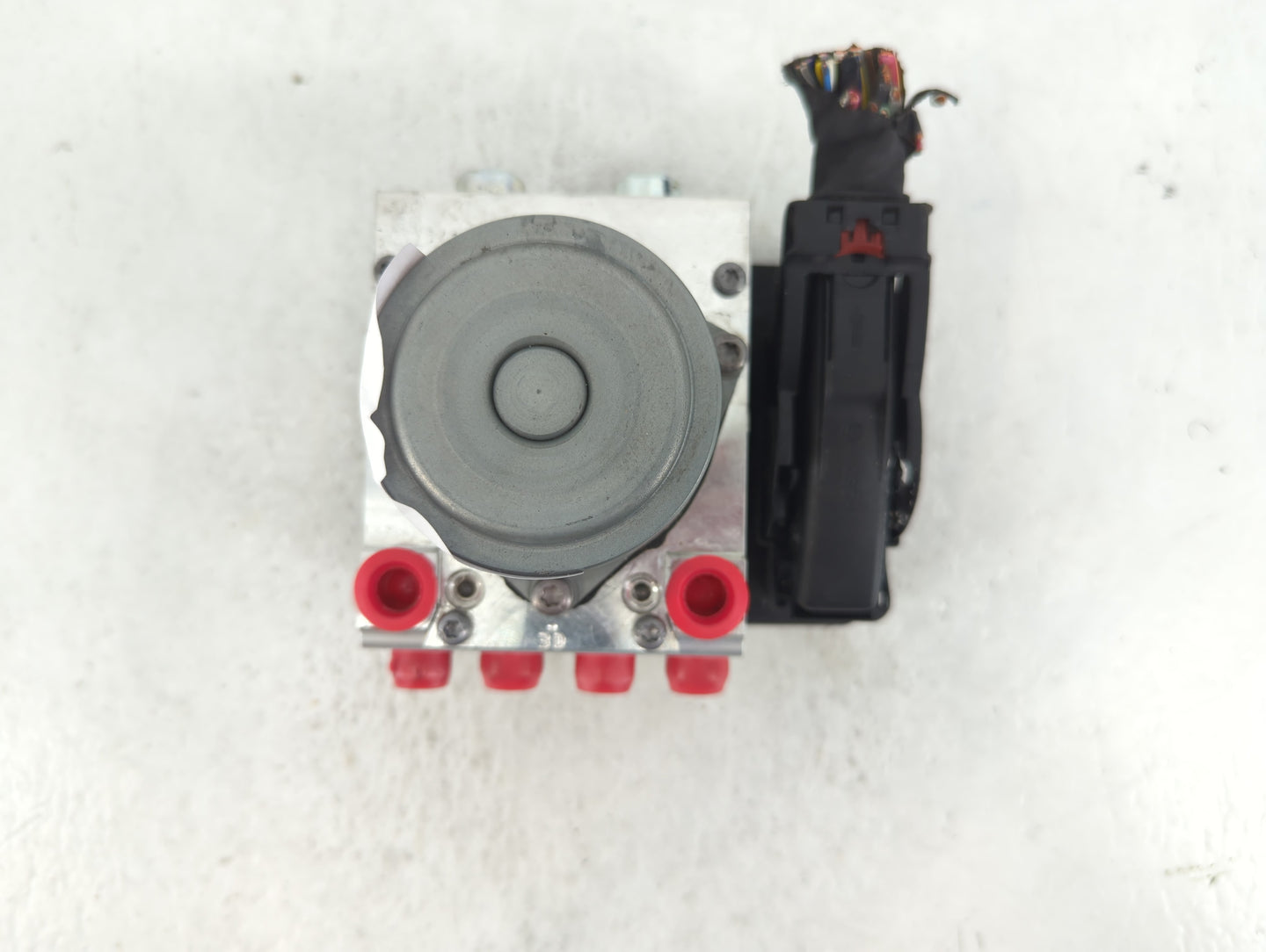 2018 Gmc Acadia ABS Pump Control Module Replacement P/N:84497290 Fits Fits 2019 2020 OEM Used Auto Parts - Oemusedautoparts1
