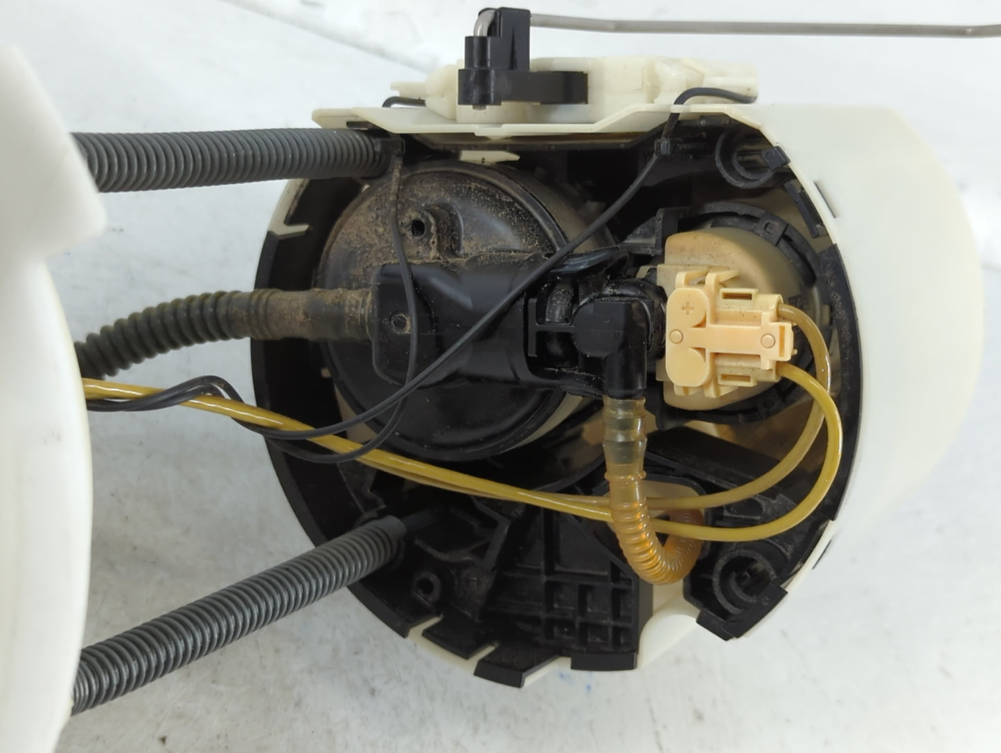 2017-2019 Gmc Acadia Electrical Gas Fuel Pump Assembly - Oemusedautoparts1.com