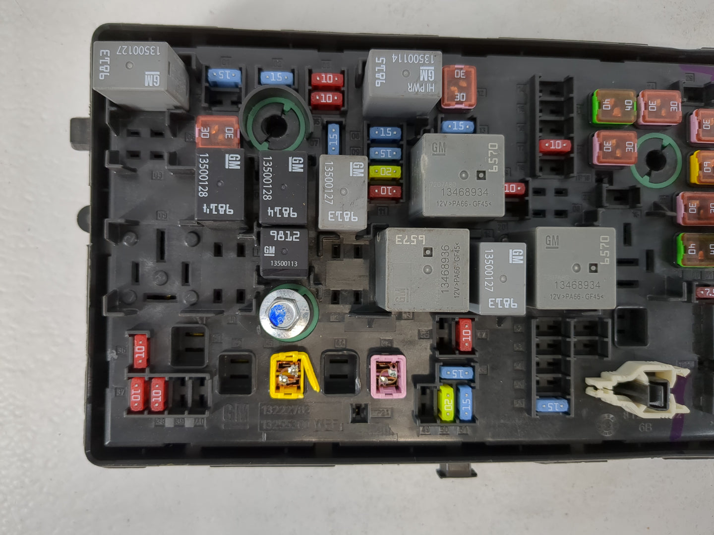 2018-2022 Gmc Canyon Fusebox Fuse Box Panel Relay Module P/N:84287539 Fits Fits 2018 2019 2020 2021 2022 OEM Used Auto Parts