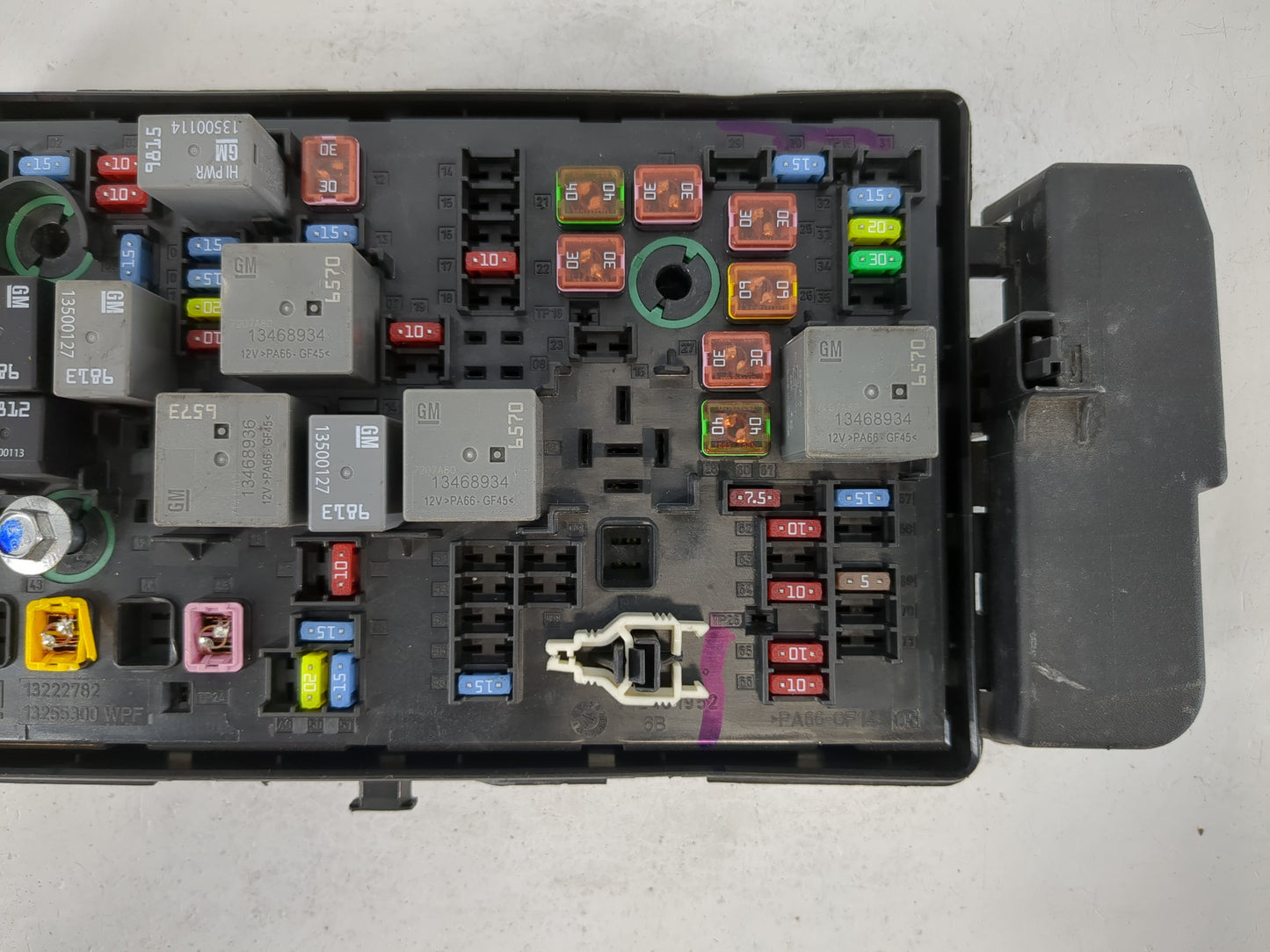 2018-2022 Gmc Canyon Fusebox Fuse Box Panel Relay Module P/N:84287539 Fits Fits 2018 2019 2020 2021 2022 OEM Used Auto Parts