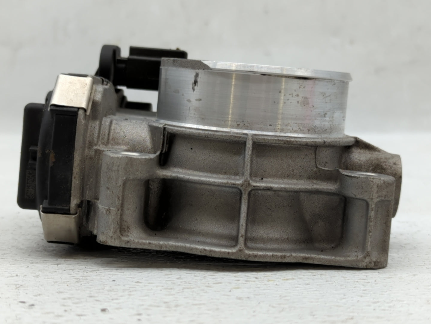 2016-2022 Gmc Canyon Throttle Body P/N:12670839AA Fits Fits 2016 2017 2018 2019 2020 2021 2022 OEM Used Auto Parts - Oemused