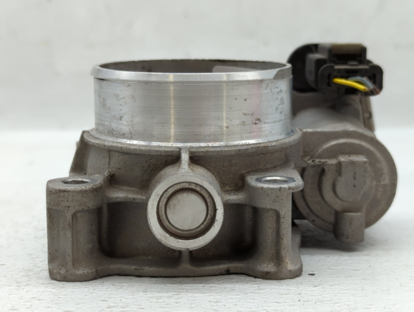 2016-2022 Gmc Canyon Throttle Body P/N:12670839AA Fits Fits 2016 2017 2018 2019 2020 2021 2022 OEM Used Auto Parts - Oemused