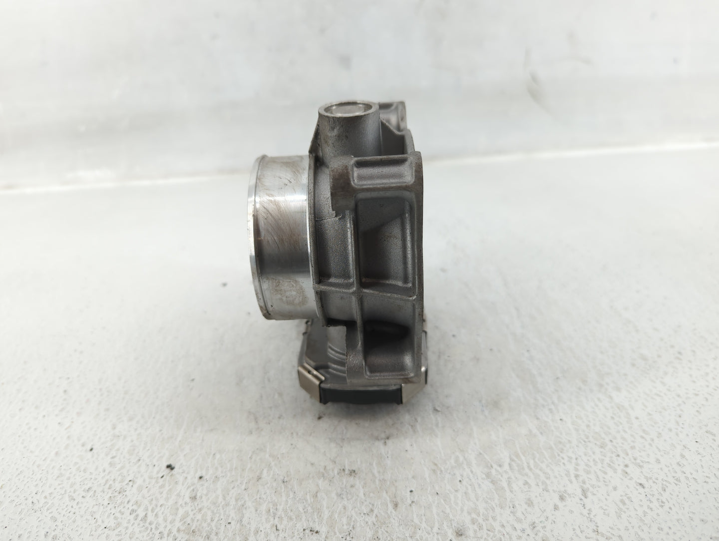 2016-2022 Gmc Canyon Throttle Body P/N:12670839AA Fits Fits 2016 2017 2018 2019 2020 2021 2022 OEM Used Auto Parts - Oemused