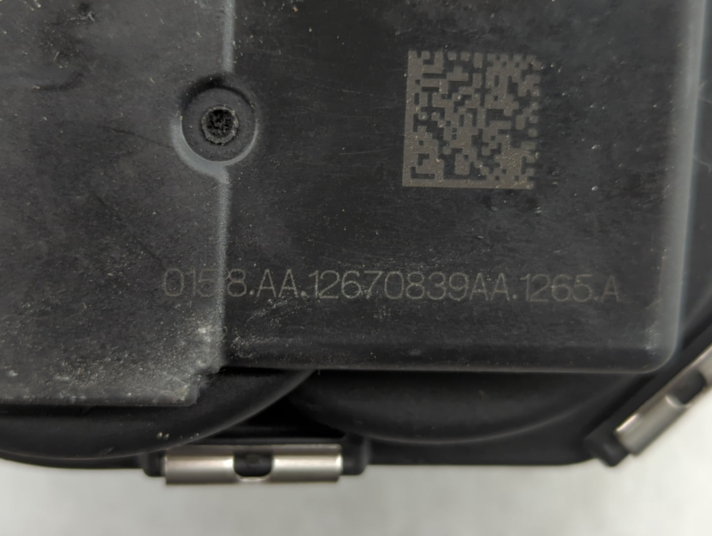 2016-2022 Gmc Canyon Throttle Body P/N:12670839AA Fits Fits 2016 2017 2018 2019 2020 2021 2022 OEM Used Auto Parts - Oemused