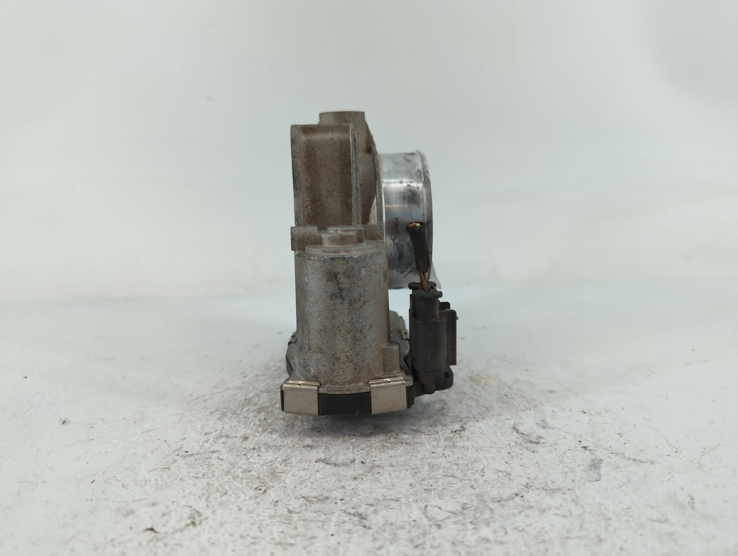 2016-2022 Gmc Canyon Throttle Body P/N:12670839AA Fits Fits 2016 2017 2018 2019 2020 2021 2022 OEM Used Auto Parts - Oemused