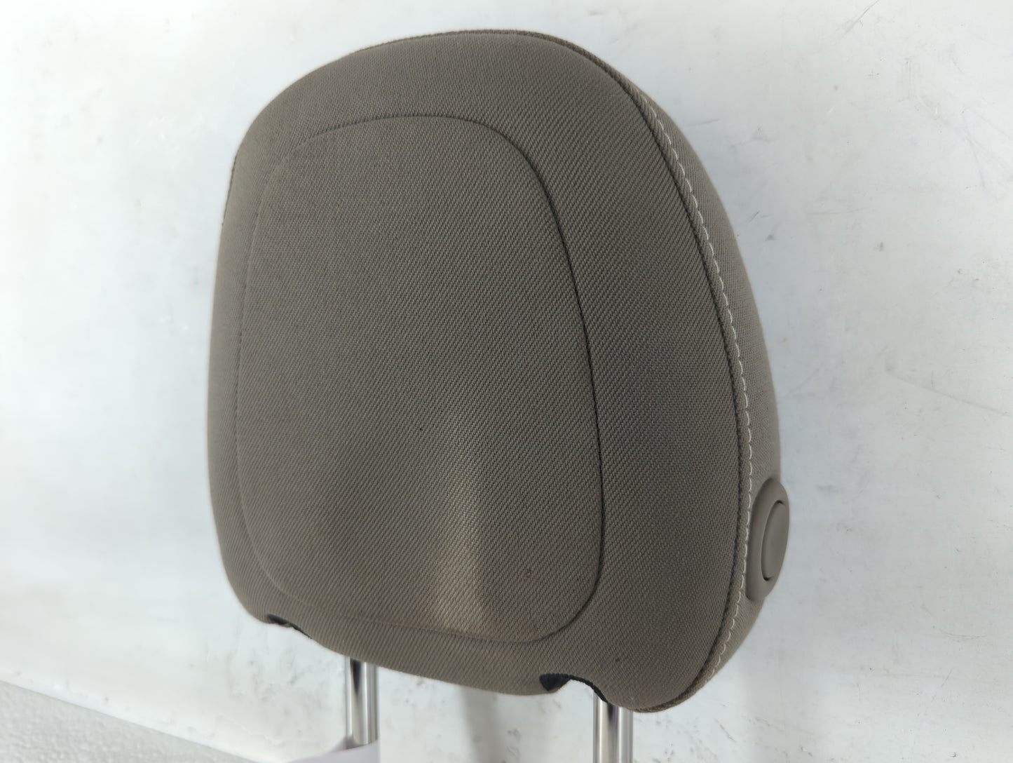 2015-2019 Gmc Canyon Headrest Head Rest Front Driver Passenger Seat Beige - Oemusedautoparts1.com