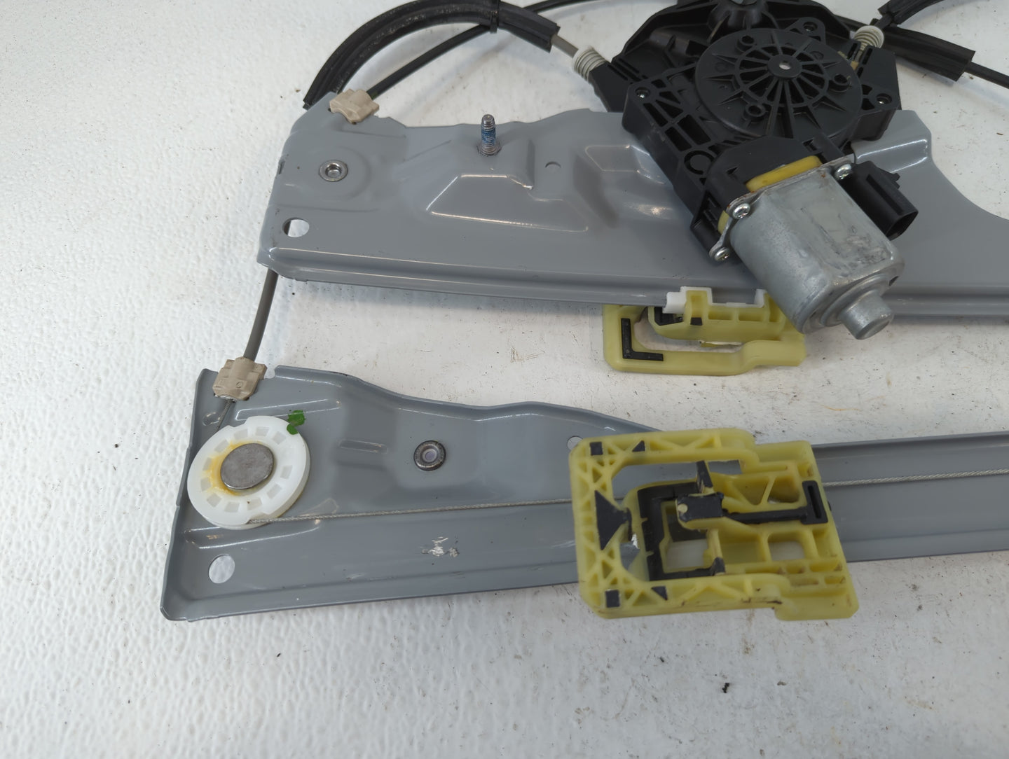 2015-2022 Gmc Canyon Window Regulator Passenger Front - Oemusedautoparts1.com