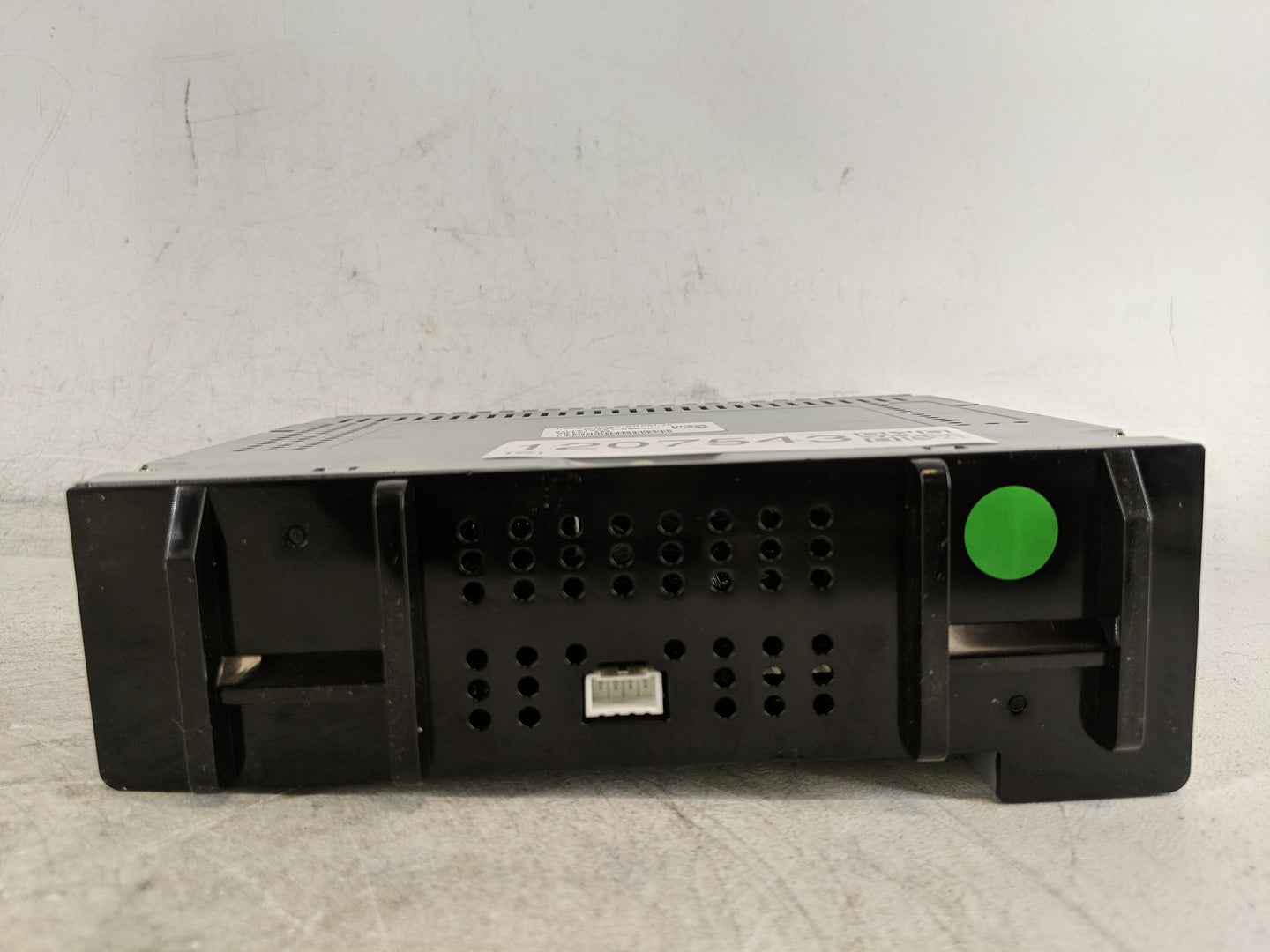 2017-2018 Gmc Sierra 1500 Radio AM FM Cd Player Receiver Replacement P/N:42578313 Fits Fits 2017 2018 OEM Used Auto Parts - 