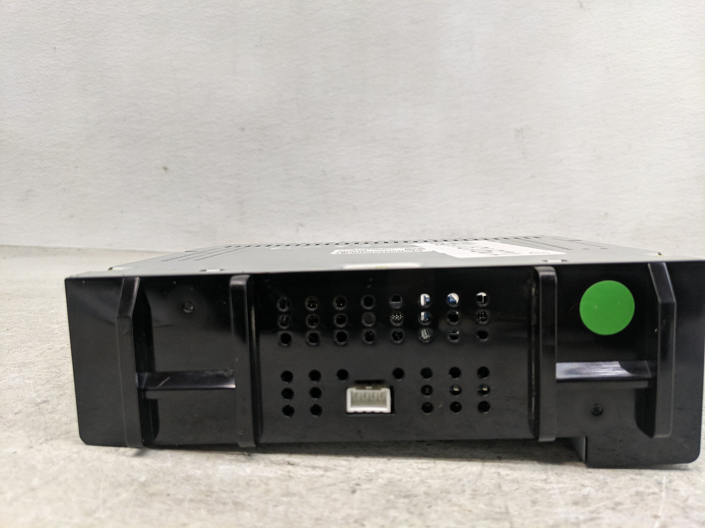 2018 Gmc Sierra 1500 Radio AM FM Cd Player Receiver Replacement P/N:42554623 Fits Fits 2019 OEM Used Auto Parts - Oemusedaut