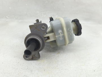 2014-2019 Gmc Sierra 1500 Brake Master Cylinder