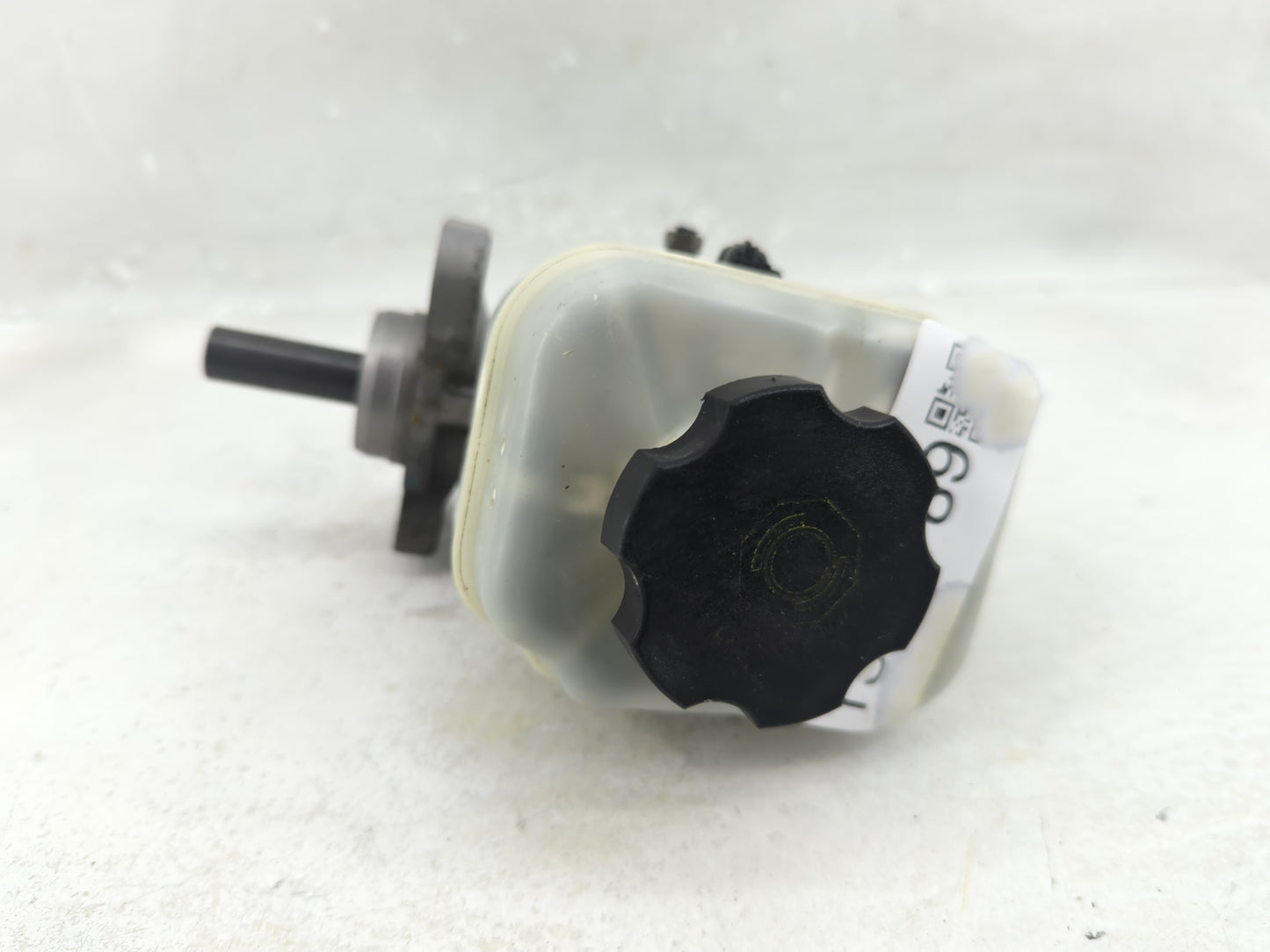 2014-2019 Gmc Sierra 1500 Brake Master Cylinder - Oemusedautoparts1.com