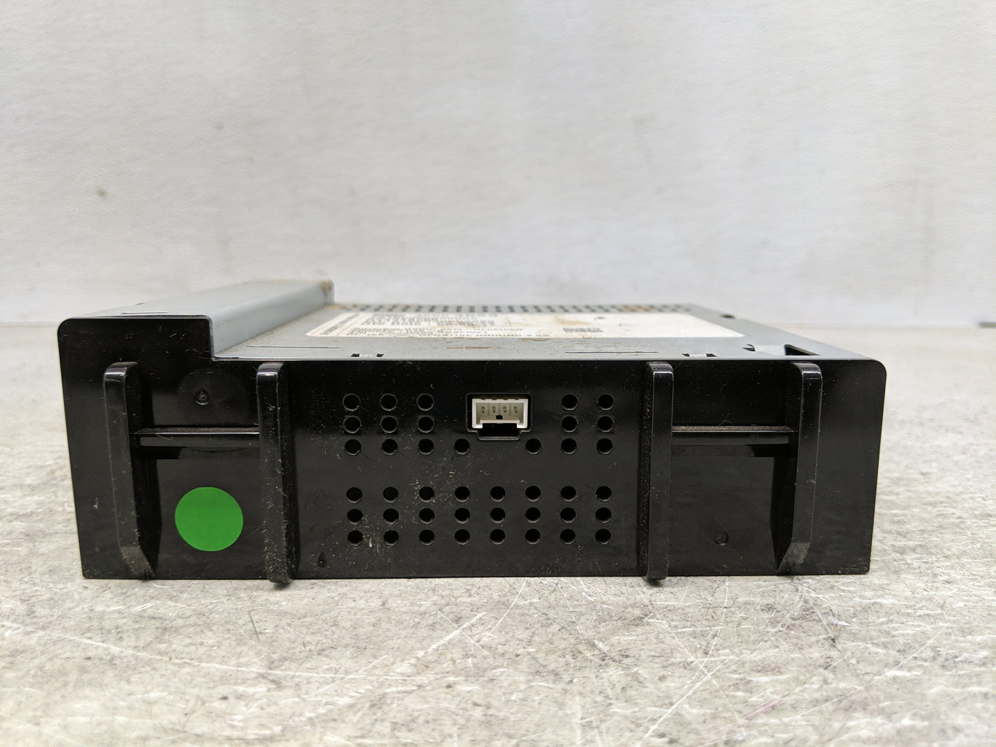 2018 Gmc Sierra 1500 Radio AM FM Cd Player Receiver Replacement P/N:42554623 Fits Fits 2019 OEM Used Auto Parts - Oemusedaut