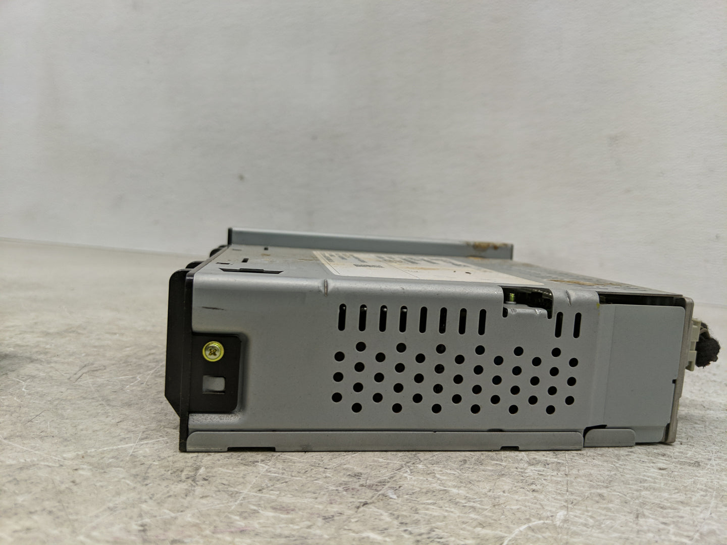 2018 Gmc Sierra 1500 Radio AM FM Cd Player Receiver Replacement P/N:42554623 Fits Fits 2019 OEM Used Auto Parts - Oemusedaut