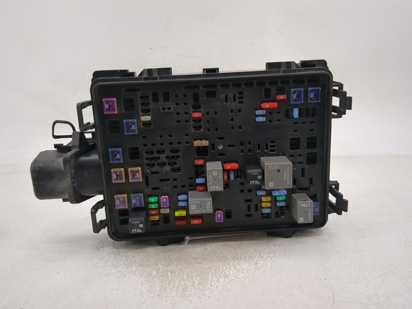 2016-2018 Gmc Sierra 1500 Fusebox Fuse Box Panel Relay Module P/N:23143472 Fits Fits 2016 2017 2018 OEM Used Auto Parts - Oe