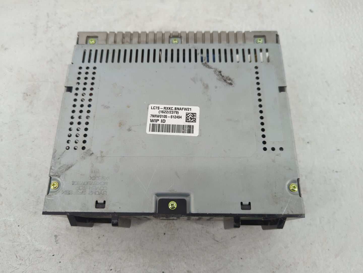 2018 Gmc Sierra 1500 Radio AM FM Cd Player Receiver Replacement P/N:555343750 42554616 Fits Fits 2019 2020 2021 OEM Used Aut