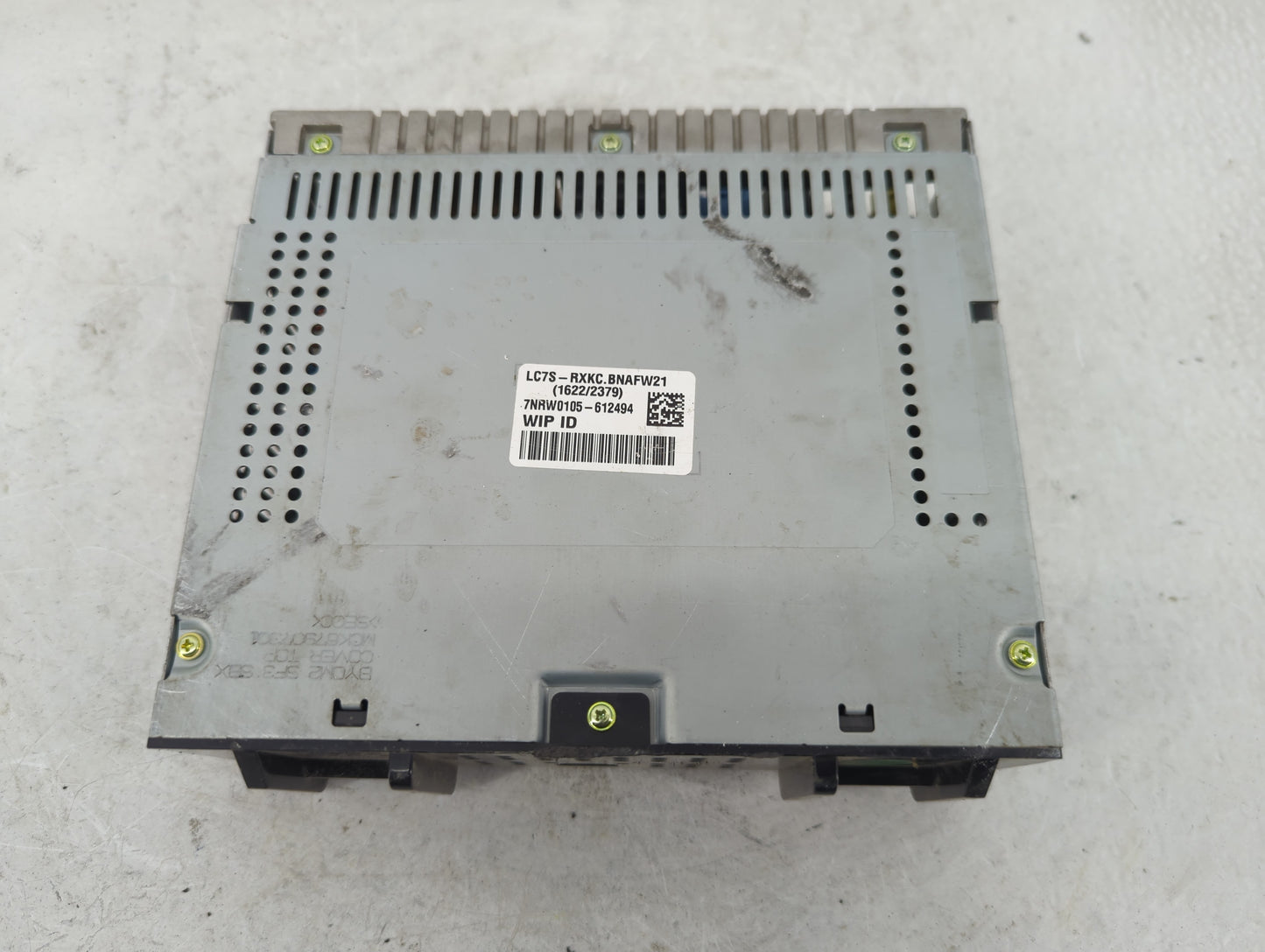 2018 Gmc Sierra 1500 Radio AM FM Cd Player Receiver Replacement P/N:555343750 42554616 Fits Fits 2019 2020 2021 OEM Used Aut