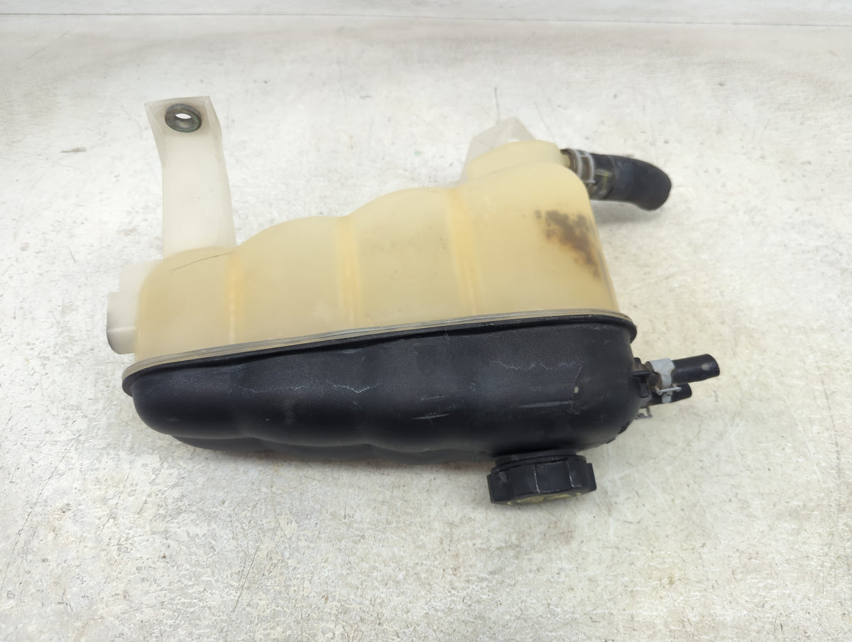 2014 Gmc Sierra 1500 Radiator Coolant Overflow Expansion Tank Bottle 1390574 - Oemusedautoparts1.com