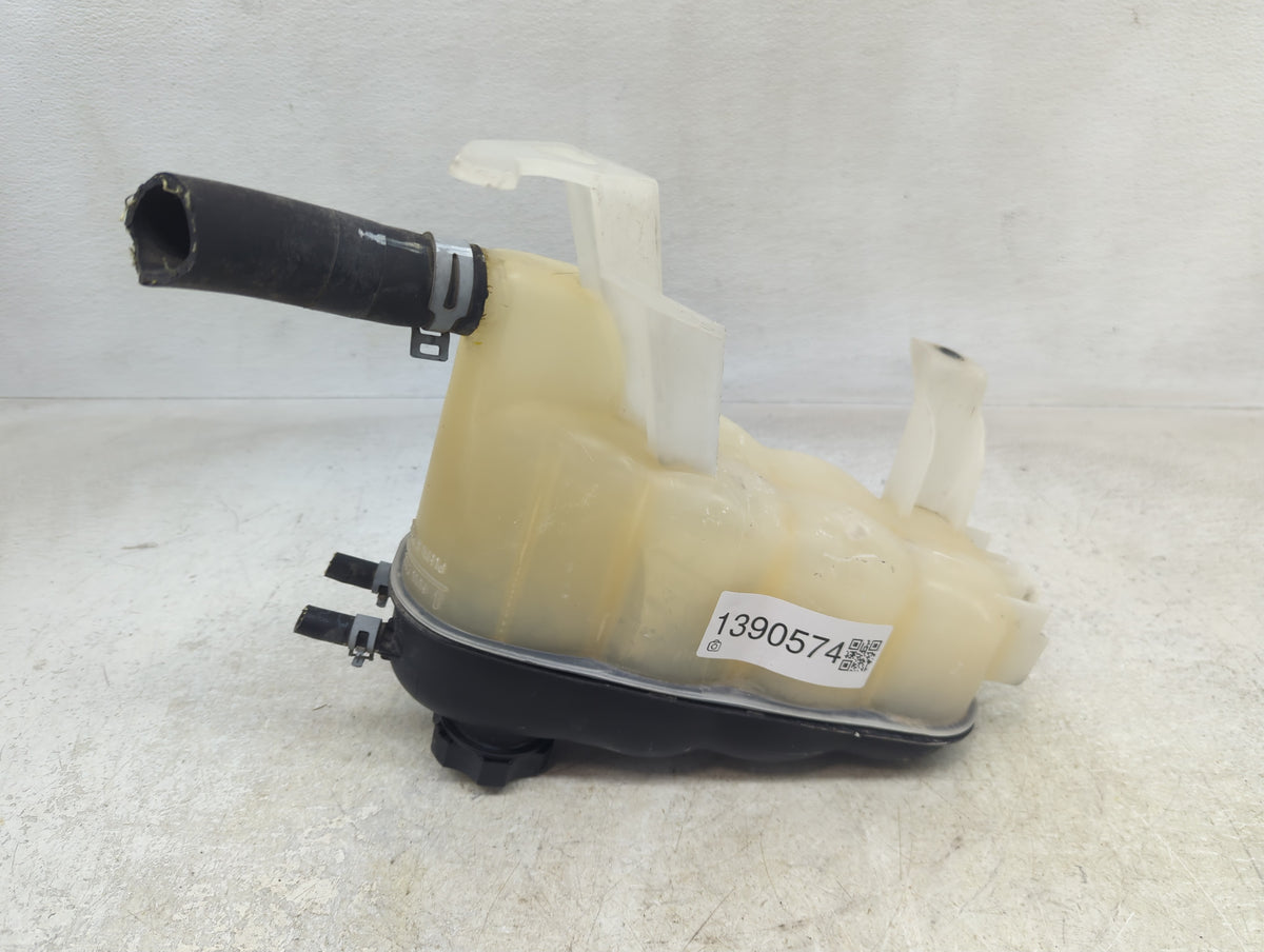 2014 Gmc Sierra 1500 Radiator Coolant Overflow Expansion Tank Bottle 1390574 - Oemusedautoparts1.com
