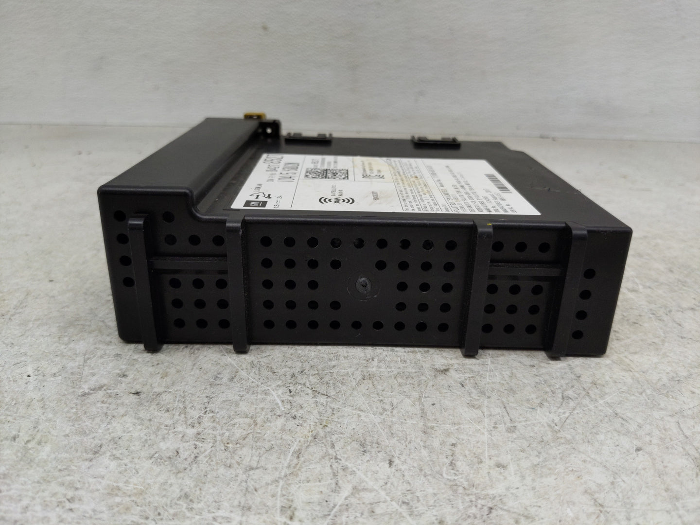 2017-2018 Gmc Sierra 1500 Radio AM FM Cd Player Receiver Replacement P/N:84278527 Fits Fits 2017 2018 2019 OEM Used Auto Par