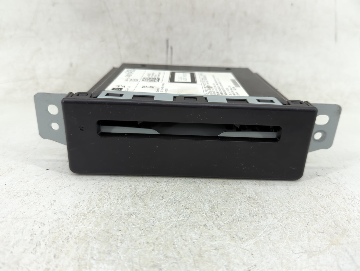 2017-2018 Gmc Sierra 1500 Radio AM FM Cd Player Receiver Replacement P/N:84016435 Fits Fits 2016 2017 2018 2019 OEM Used Aut